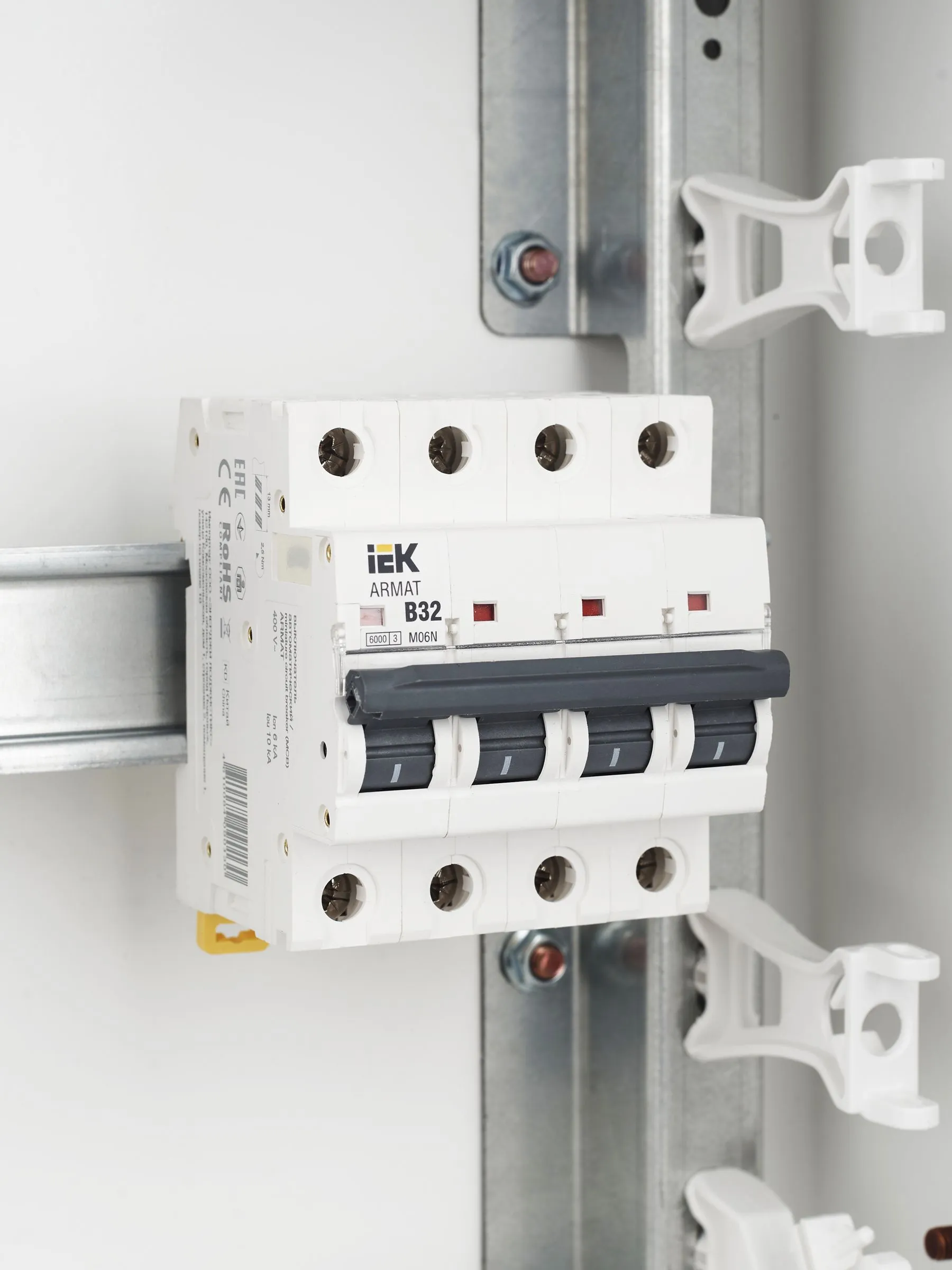 ARMAT Автоматический выключатель M06N 4P B 32А IEK - Фото 7