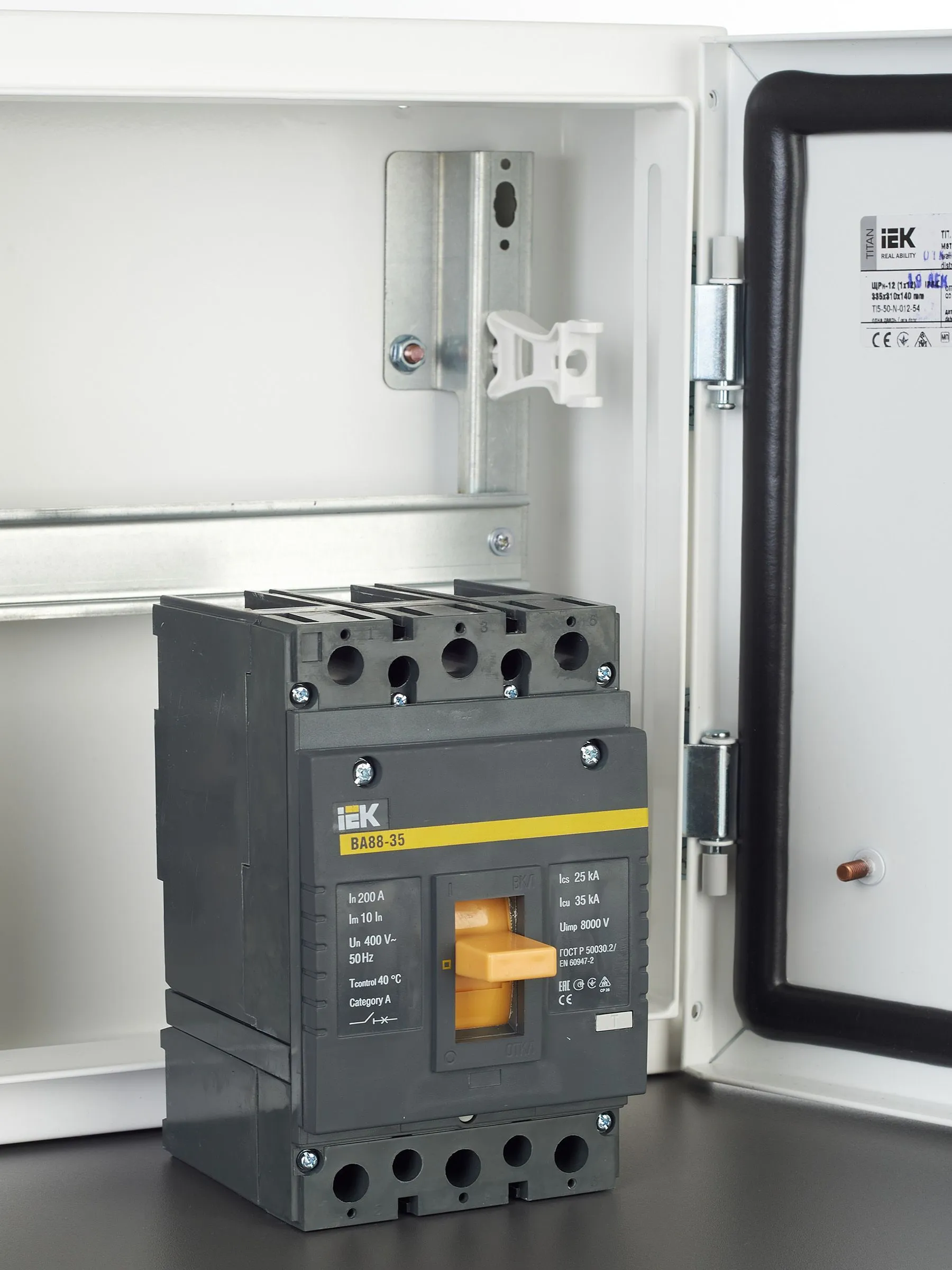 Выключатель автоматический ВА88-35 3Р 200А 35кА IEK - Фото 3