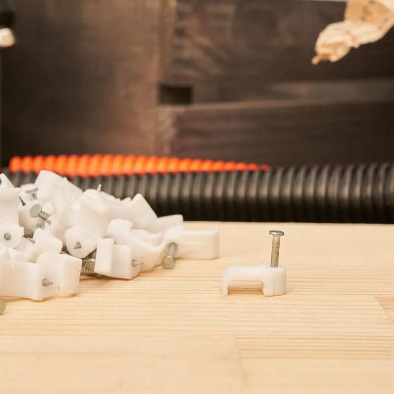 Крепеж кабеля плоский 10х4 мм, белый (50 шт/уп) REXANT - Фото 2