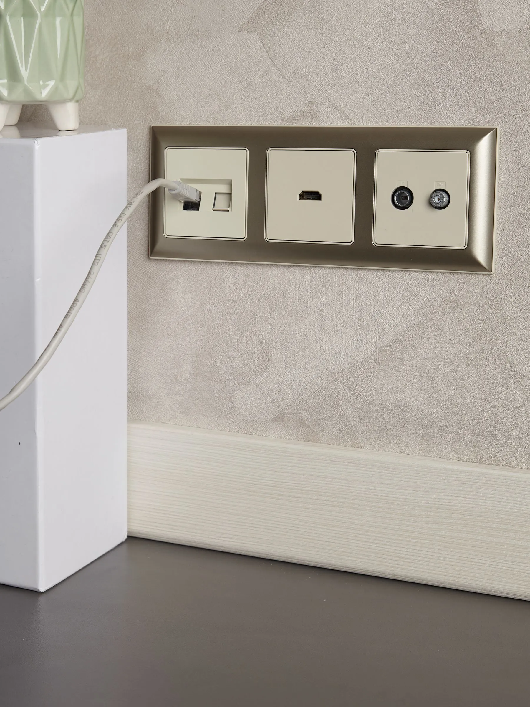 BRITE Розетка HDMI РHDMI-0-БрКр бежевый IEK - Фото 6