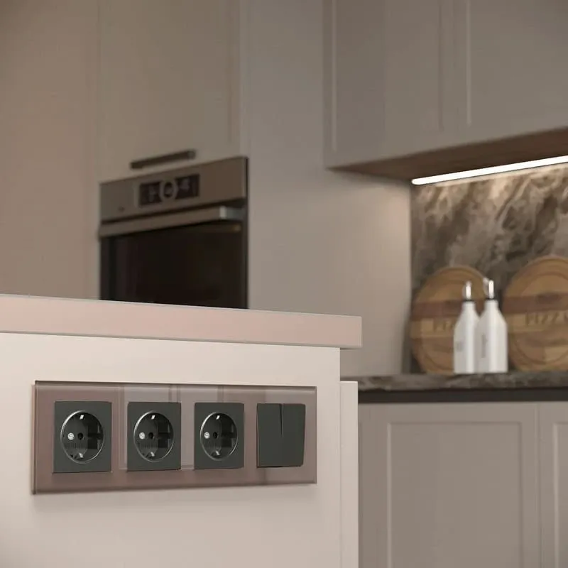 Рамка на 4 поста Favorit (латте, стекло) Werkel - Фото 2