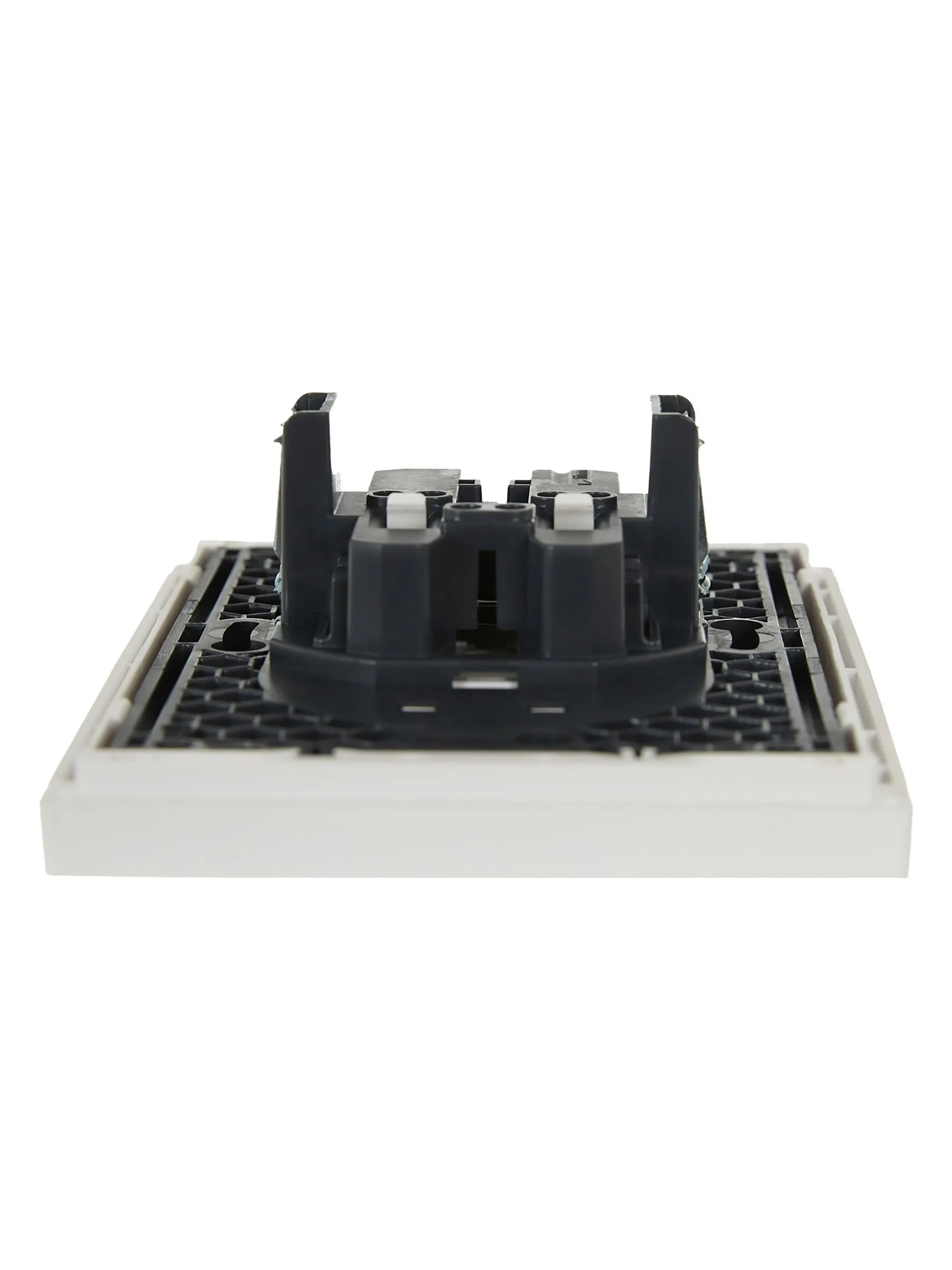 FORTE&PIANO Розетка 2-местная без заземления с защитными шторками безвинтовое крепление 10А FP225 белый IEK - Фото 4