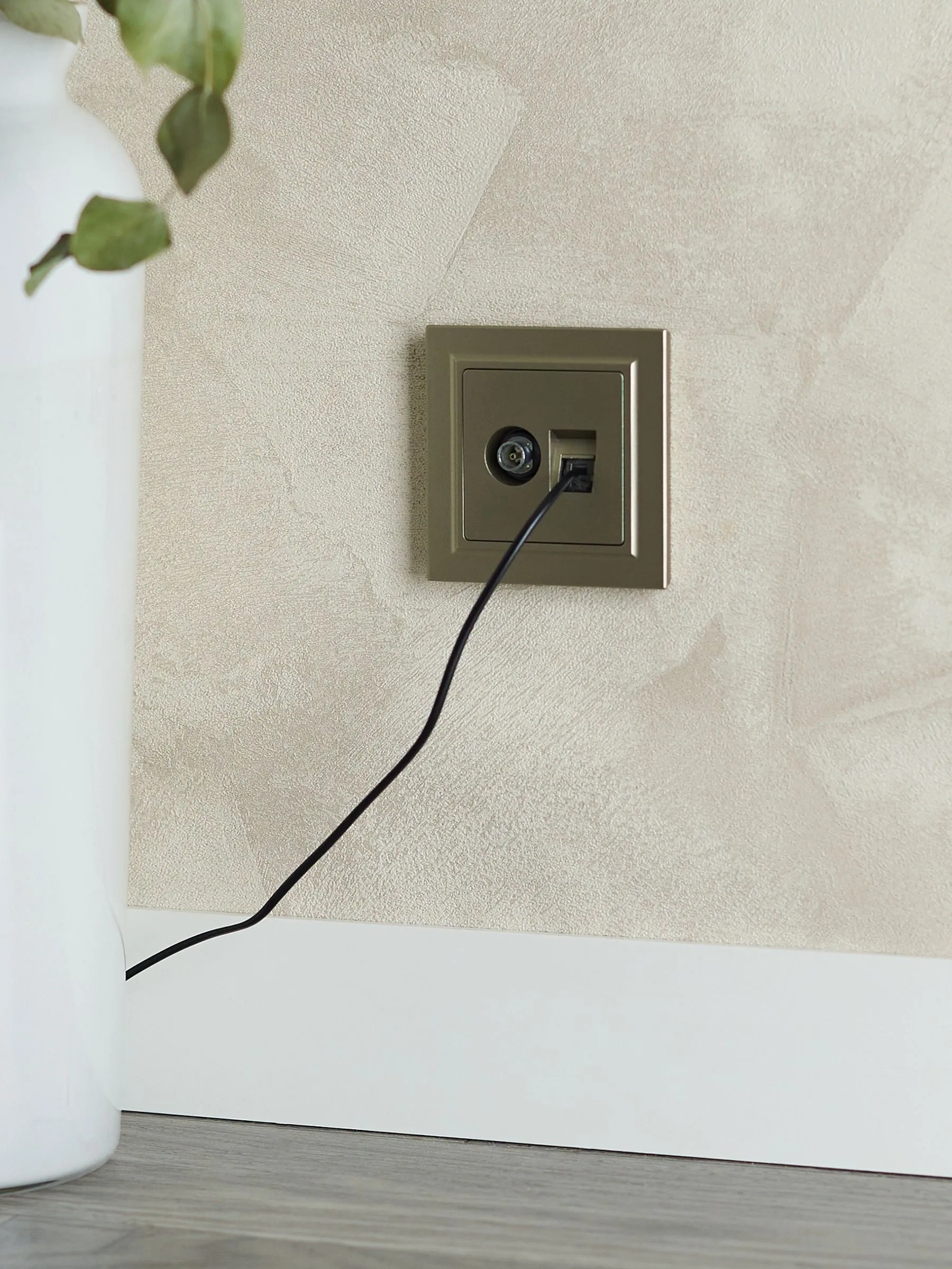 BRITE Розетка двойная TV+RJ45 кат.5E РТВ/РК12-БрШ шампань IEK - Фото 7