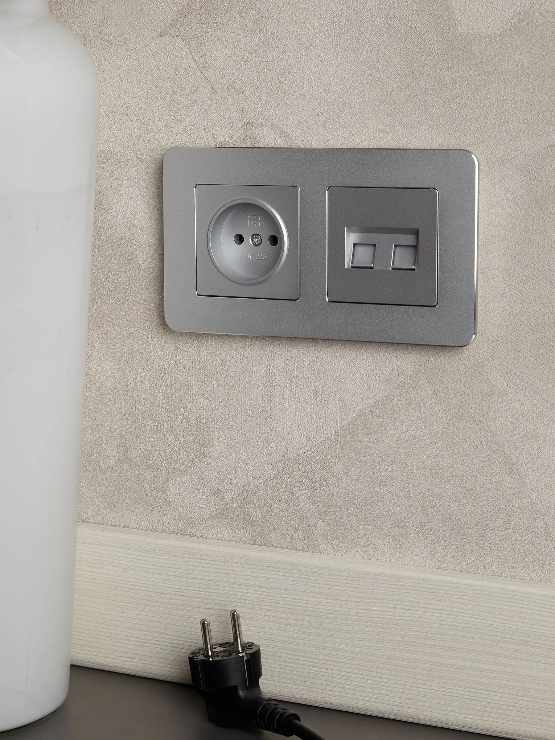 BRITE Розетка компьютерная двойная RJ45 кат.5E РК10-2-БрА алюминий IEK - Фото 3