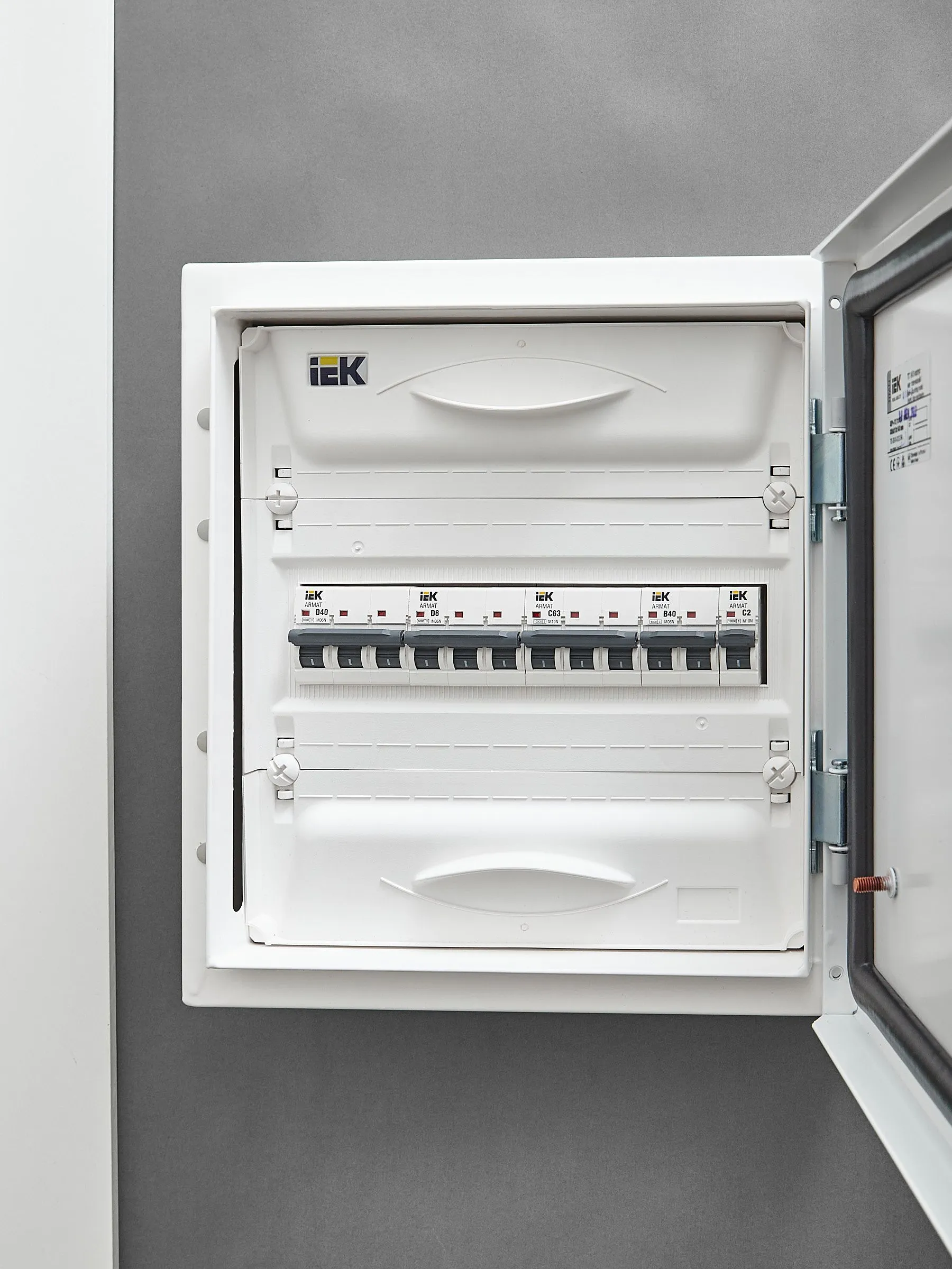 ARMAT Автоматический выключатель M10N 3P C 63А IEK - Фото 9