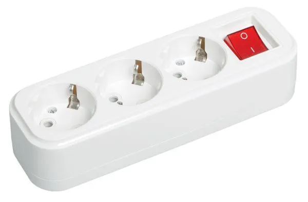 Розетка переносная разборная с заземлением с выключателем К03В 3 места CLASSIC IEK KYP11-16-03-00-ZK