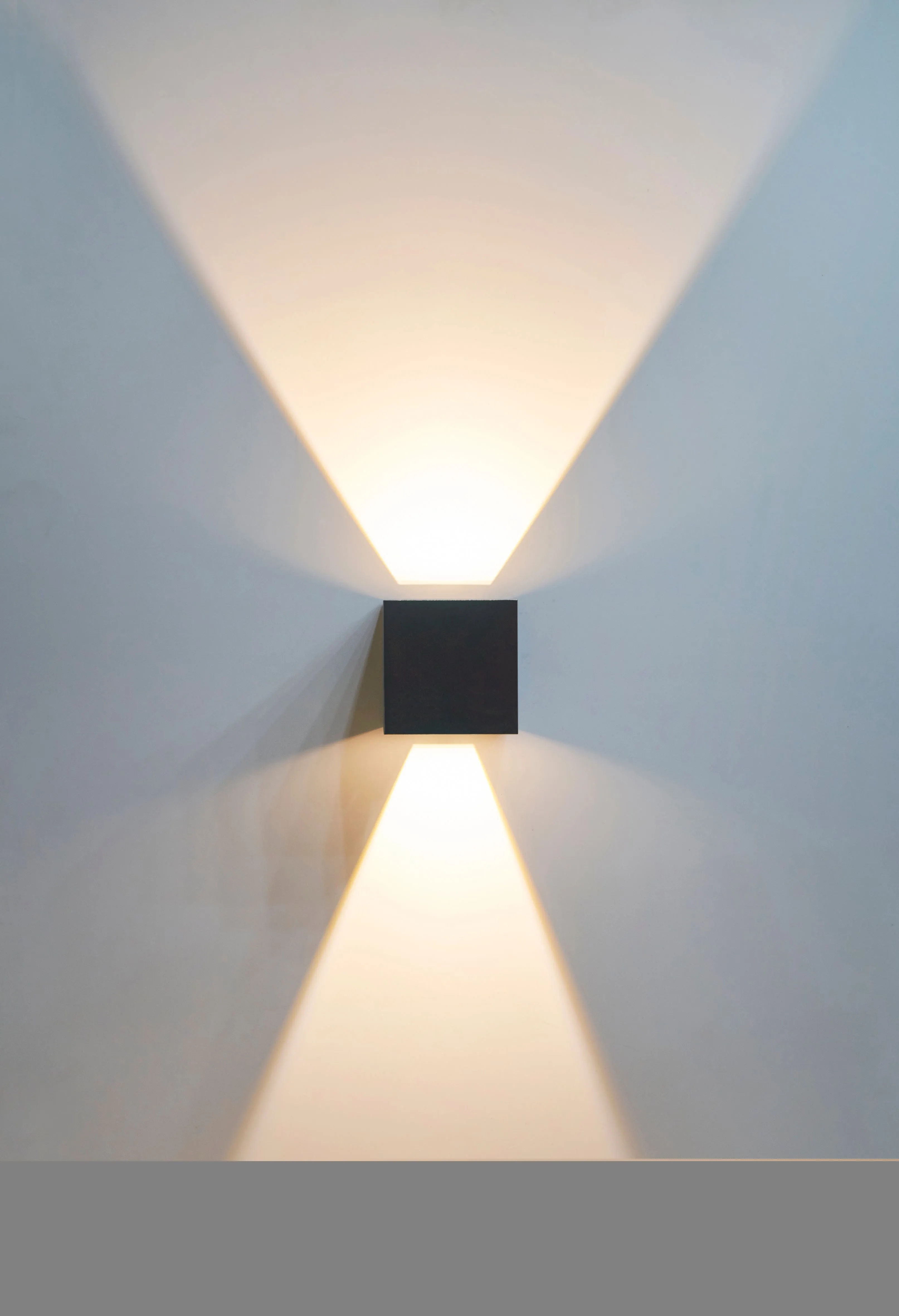 LIGHTING Светильник уличный светодиодный 5111 настенный 6Вт 4000К IP65 черный IEK - Фото 3