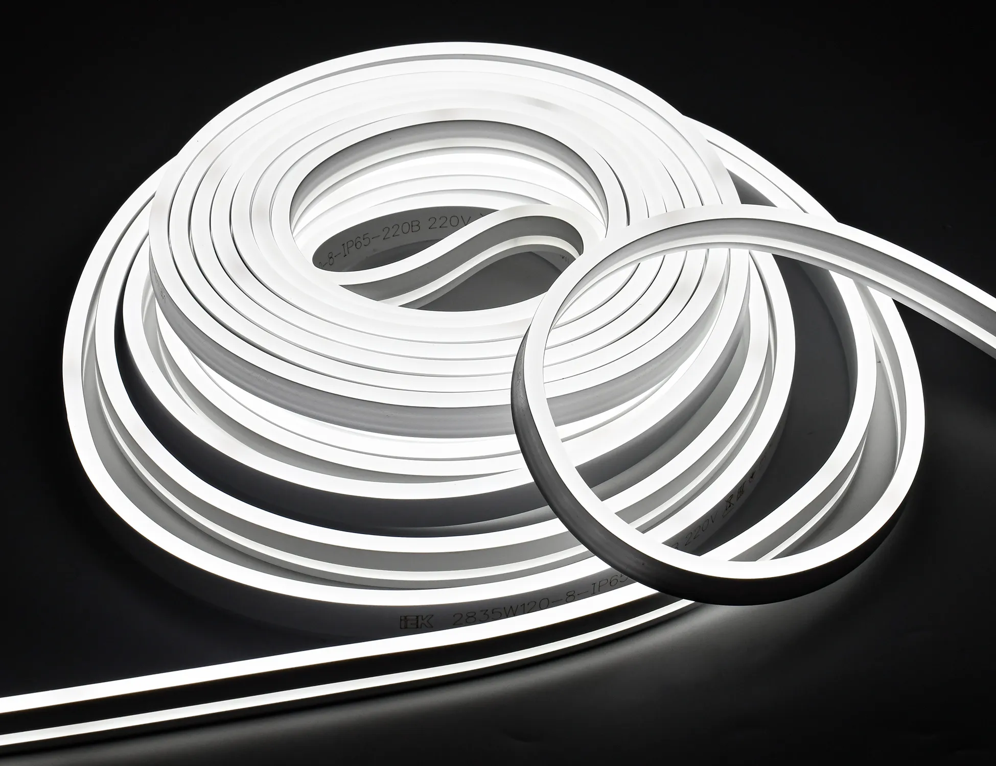 Комплект светодиодной подсветки "Неон" (лента LED 10м LSR5-2835W120-8-IP65-220В + драйвер) IEK LSR5-2-120-65-2-10-S0
