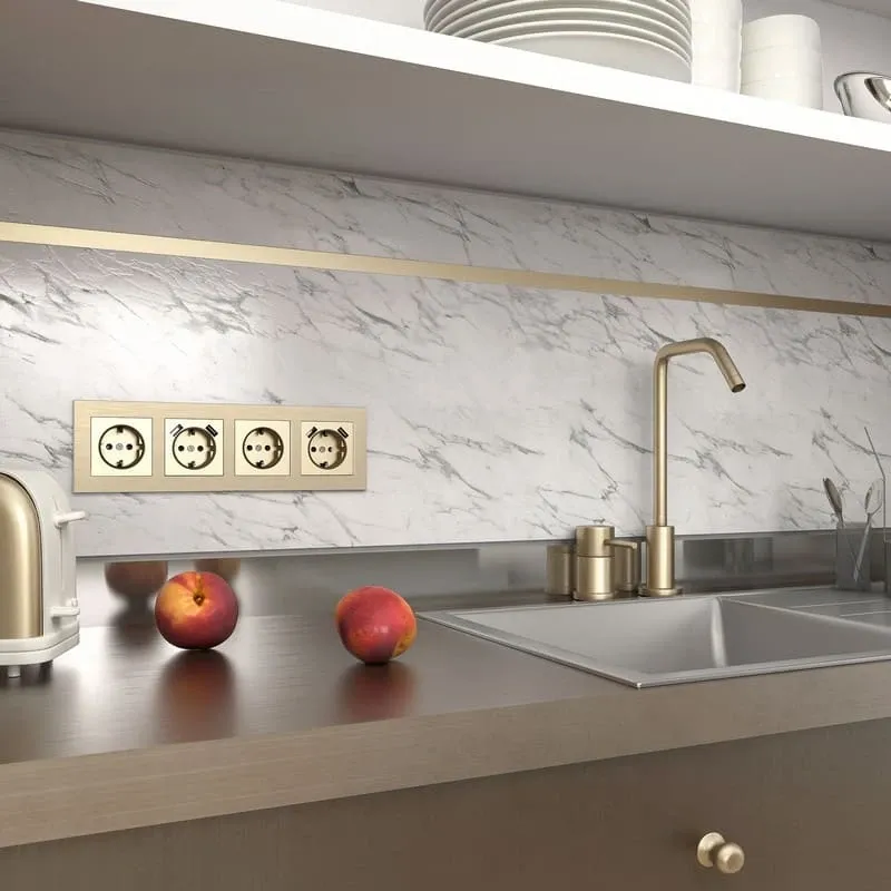 Рамка на 4 поста Aluminium (шампань) Werkel - Фото 2