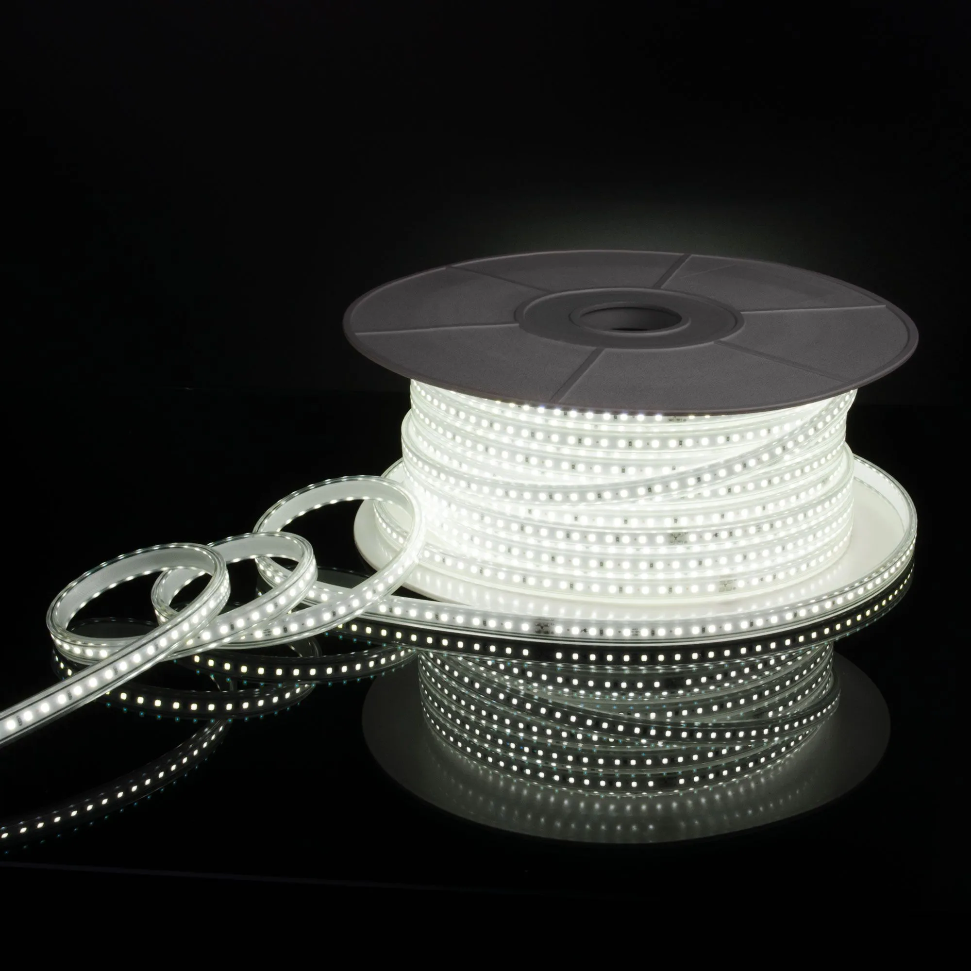 Лента светодиодная 220V 14,4W 120Led 2835 IP65 6500 холодный белый, 50 м Elektrostandard - Фото 2