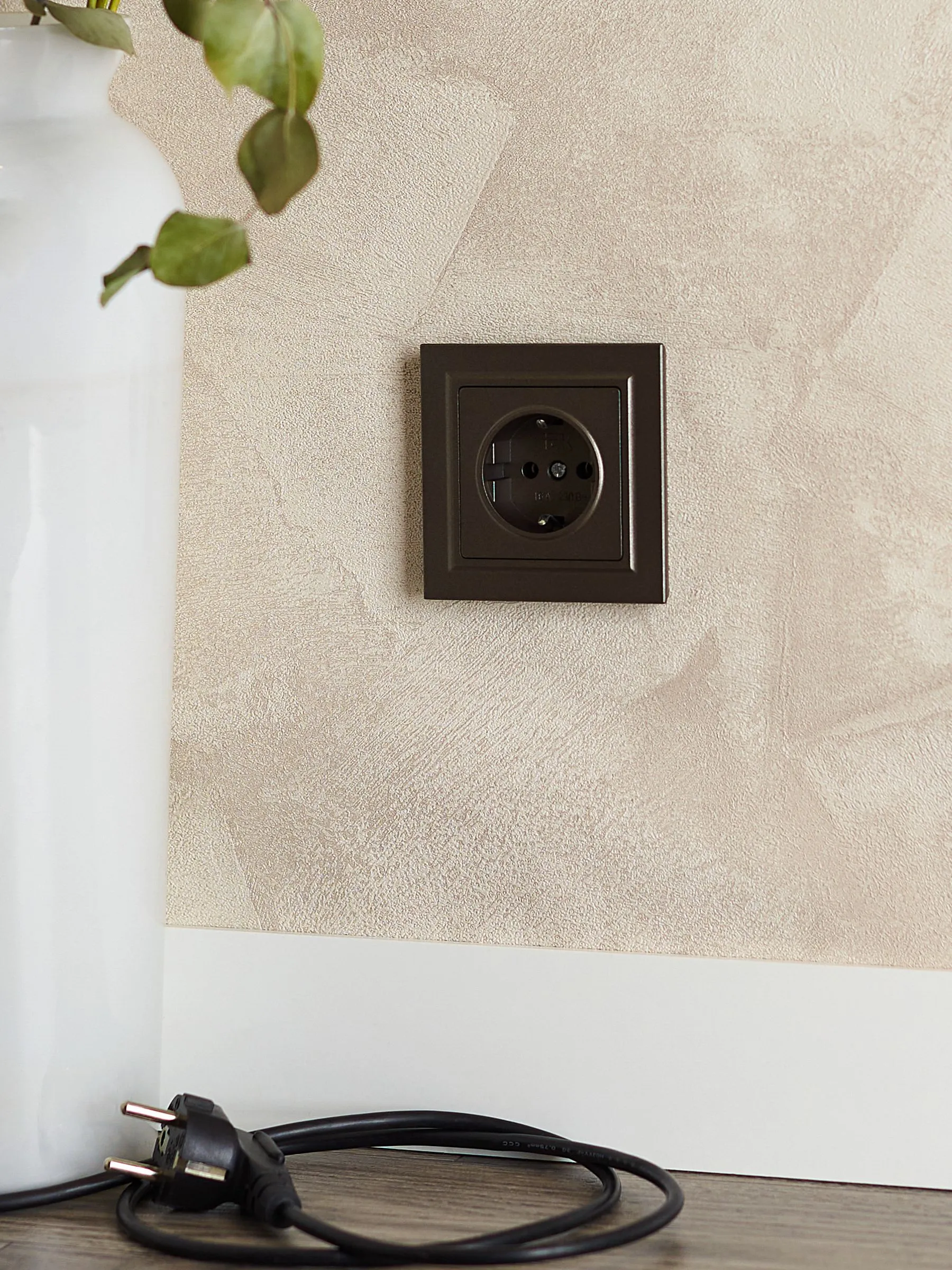 BRITE Рамка 1-местная IP44 РУ-1-БрТБ-44 темная бронза IEK - Фото 4