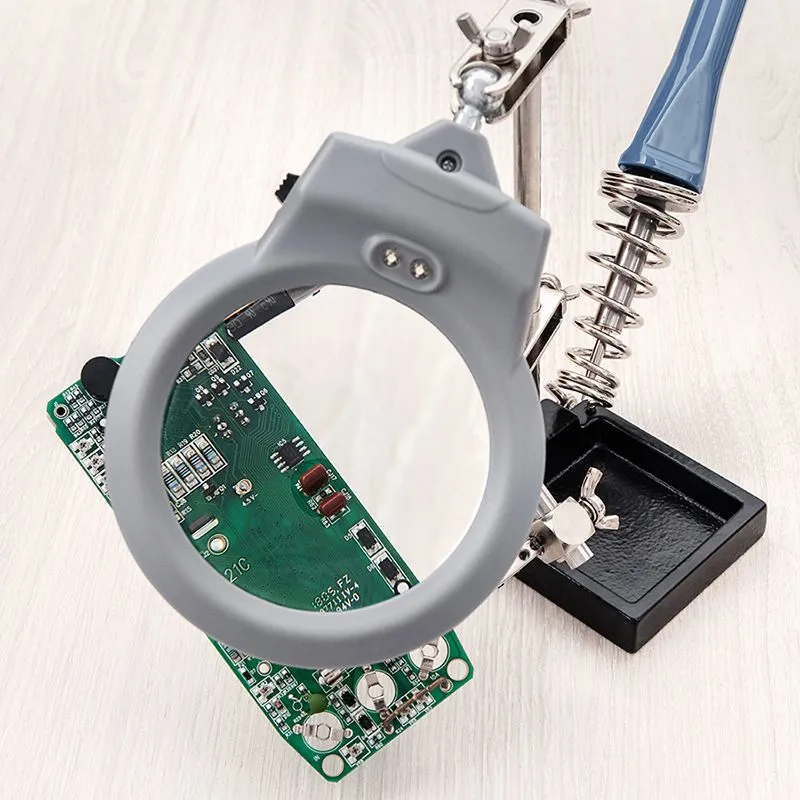 Держатель Третья рука, 2 зажима, лупа 85мм (2.5х), подставка паяльника, LED подсветка, чугун REXANT - Фото 2