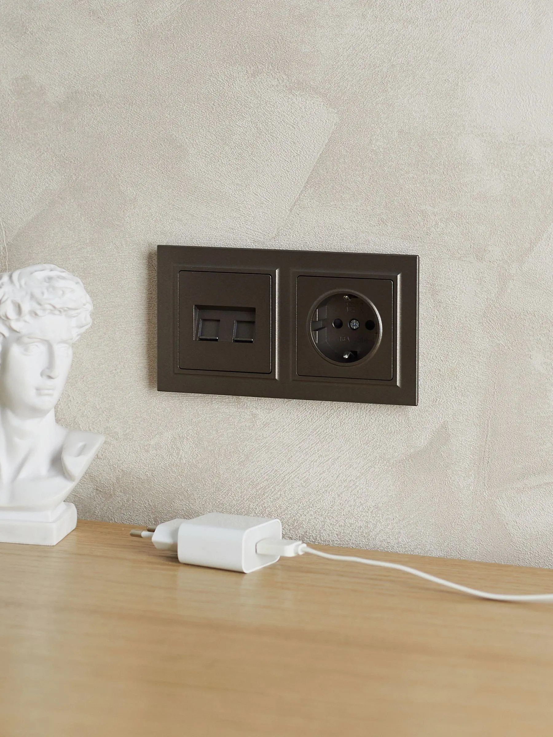 BRITE Рамка 2-местная РУ-2-БрТБ темная бронза IEK - Фото 4