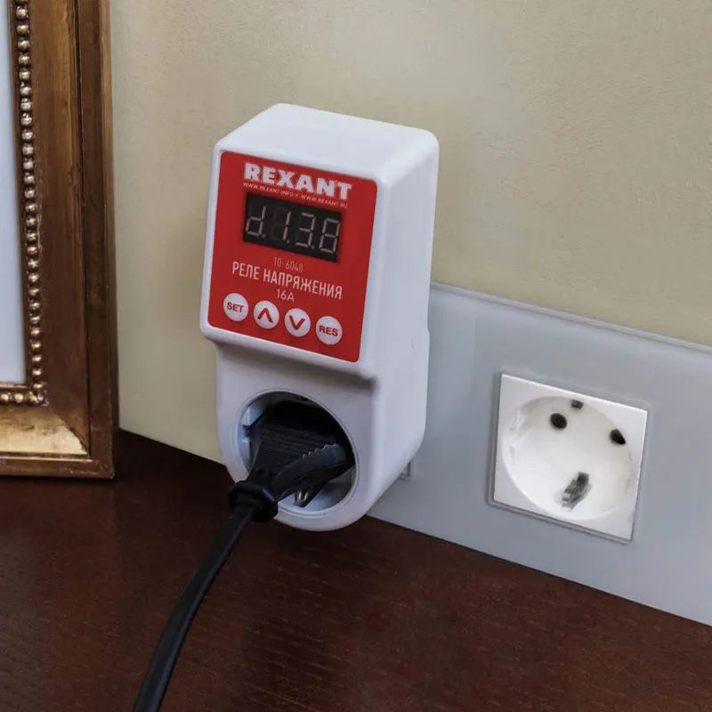 Реле напряжения «вилка-розетка» c дисплеем 16А - Фото 2