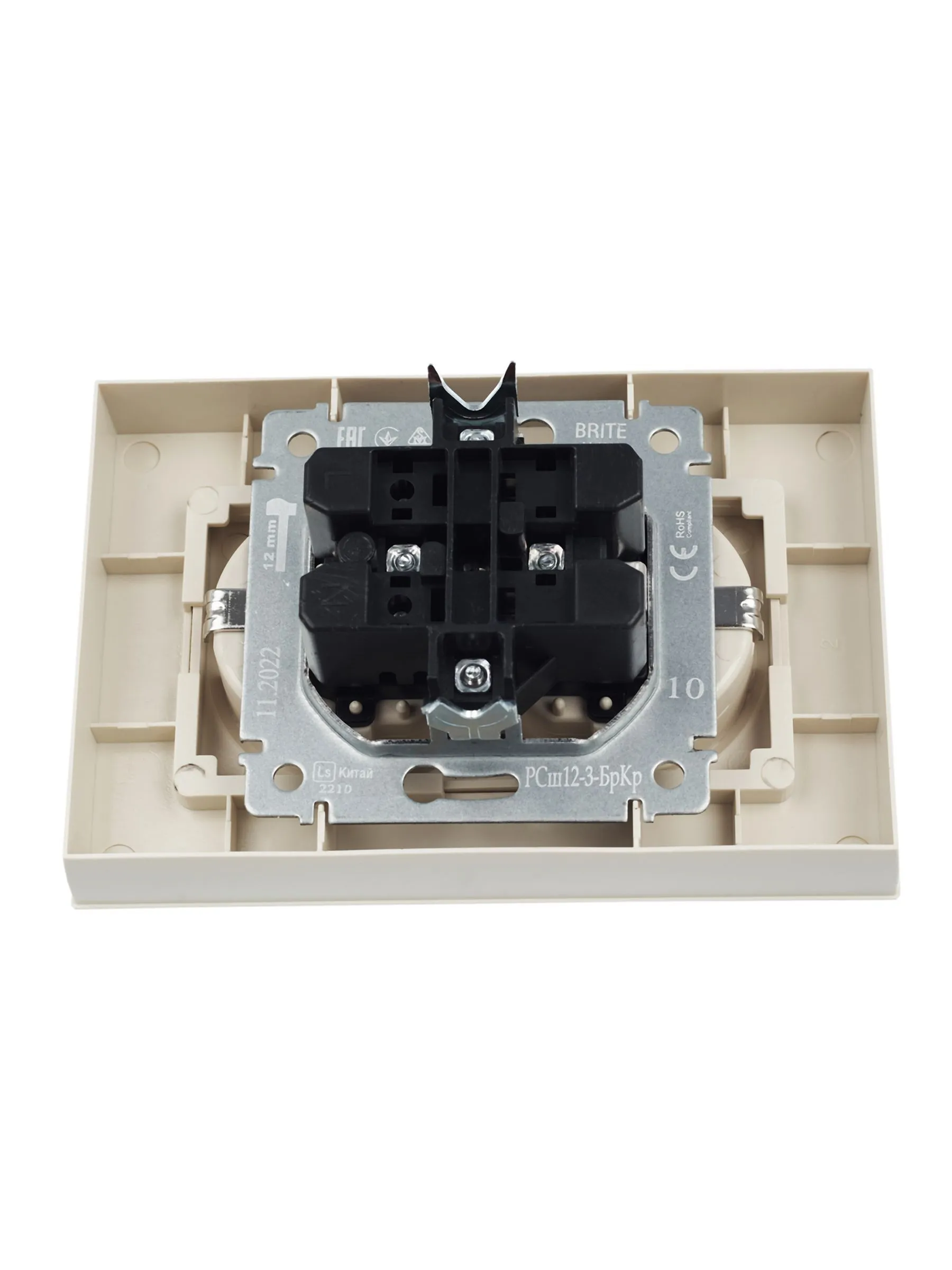 BRITE Розетка 2-местная с заземлением с защитными шторками 16А в сборе РСш12-3-БрКр бежевый IEK - Фото 5