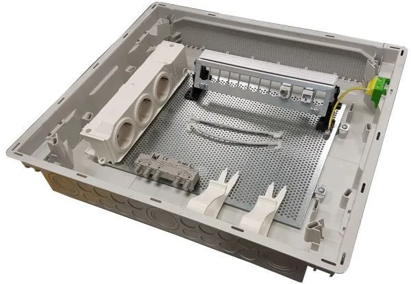 Щит cкрытой установки  Multimedia (507х426х72), IP-40 // Hager - Golf (Белая дверь с перфорацией) - Фото 5