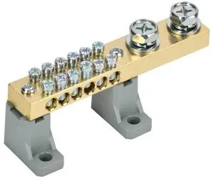 Шина N "ноль" на двух угловых изоляторах 200А ШНИ-10х18-12-L2-С IEK 