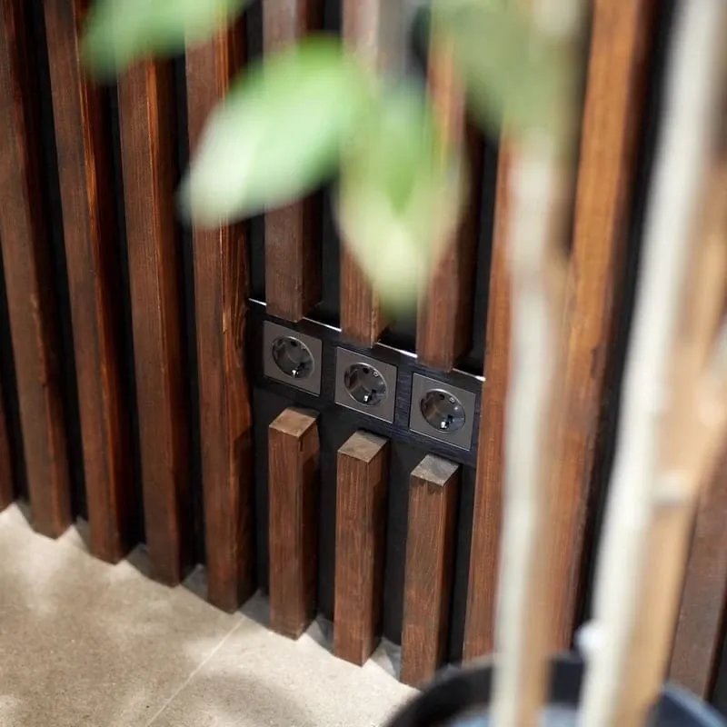 Розетка с заземлением и шторками (графит рифленый) Werkel - Фото 9