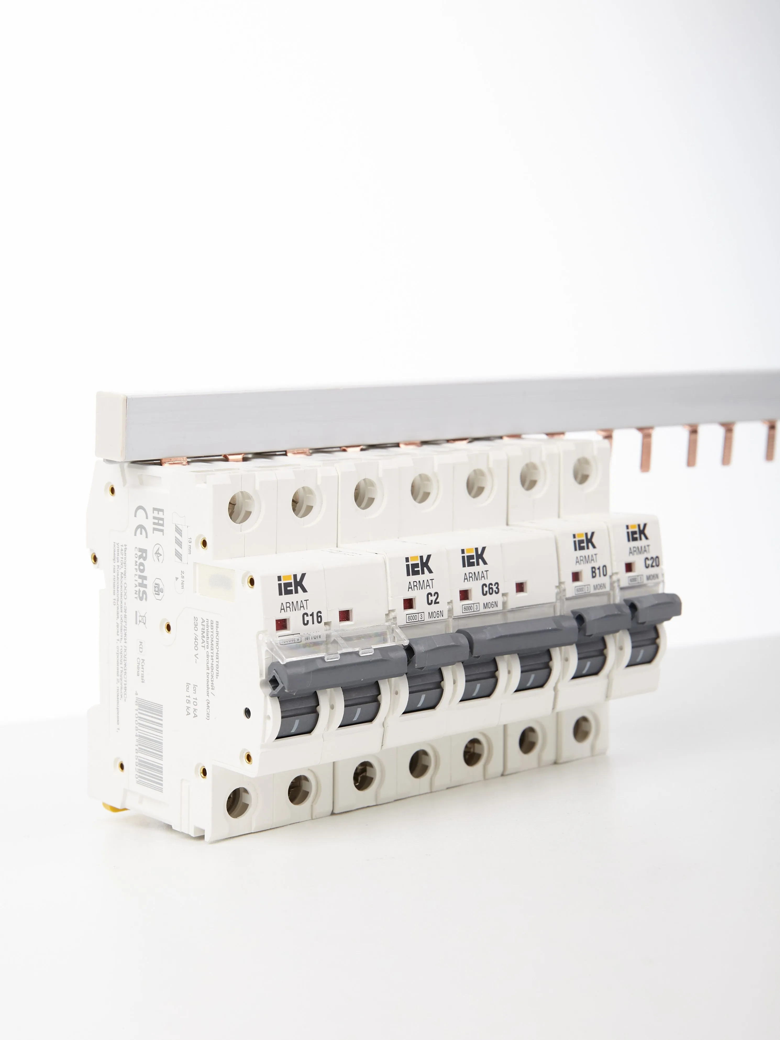 Шина соединительная типа PIN (штырь) 2Р 63А (1м) IEK - Фото 3