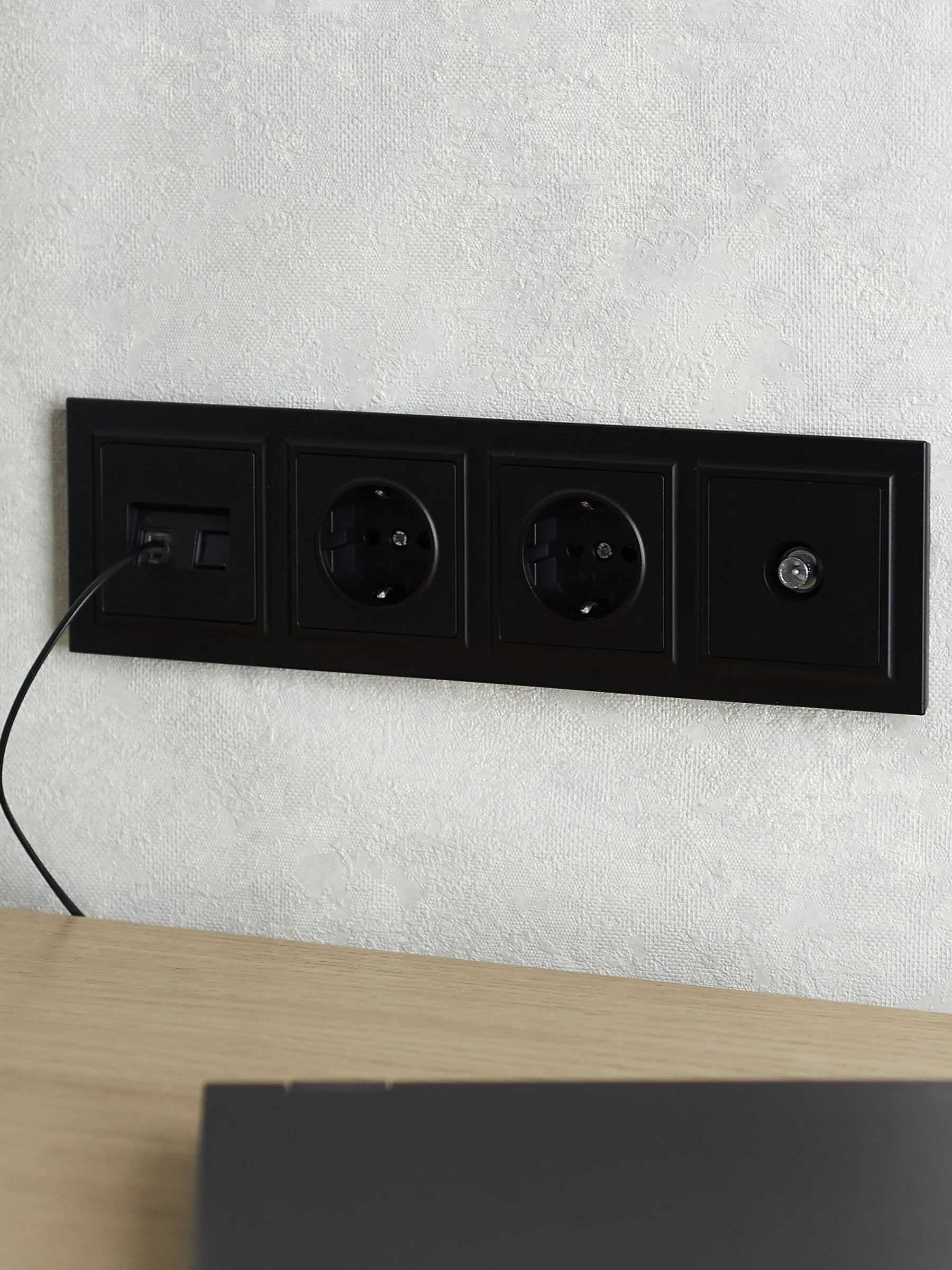 BRITE Рамка 4-местная РУ-4-БрЧ черный IEK - Фото 5