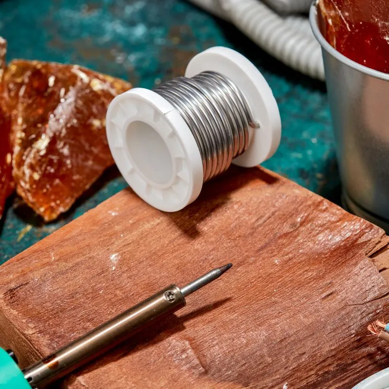 Припой с канифолью ПОС-61, 100г, Ø3мм, (олово 61%, свинец 39%), катушка REXANT - Фото 4