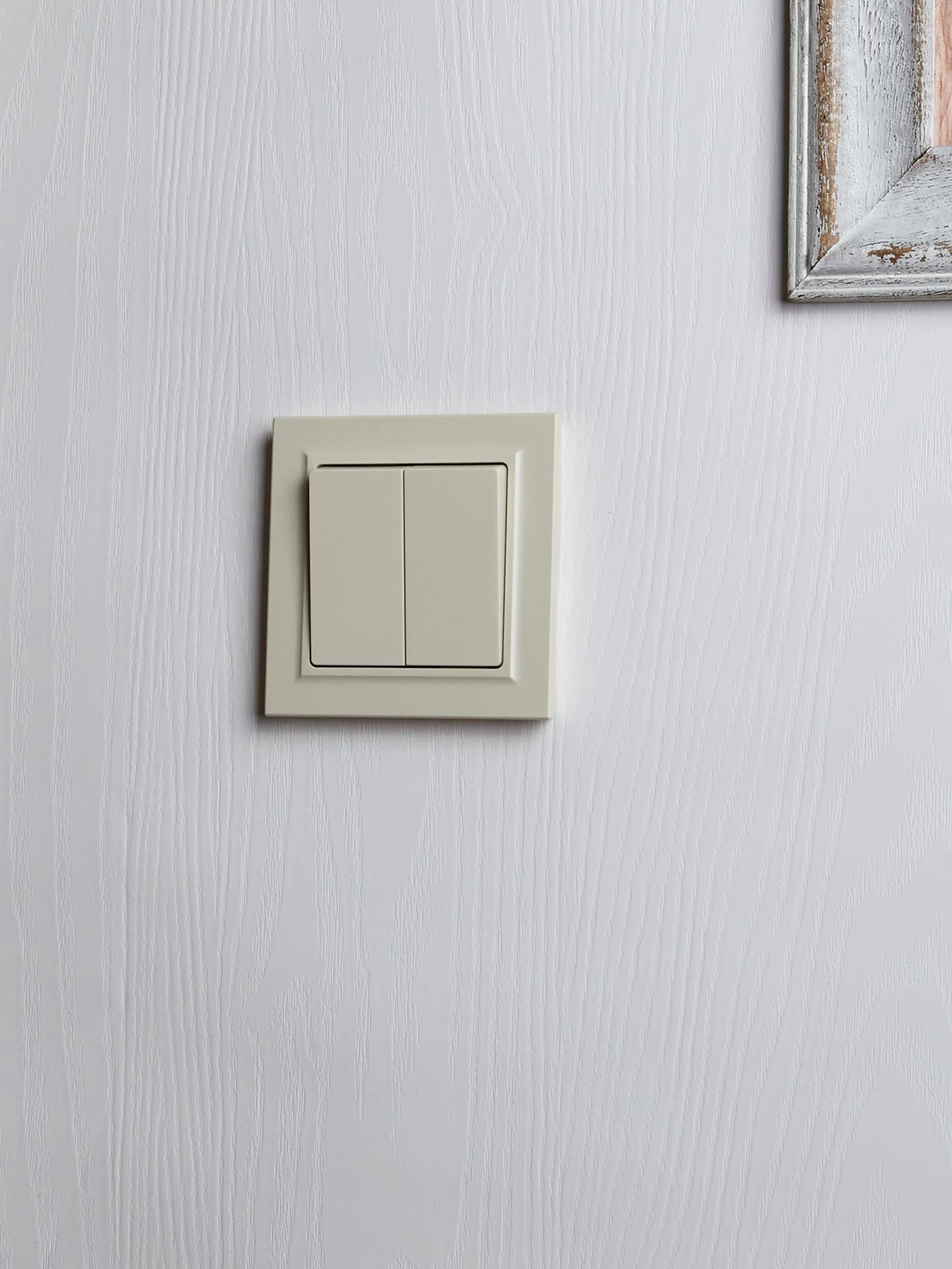 BRITE Выключатель 2-клавишный проходной 10А ВС10-2-6-БрКр бежевый IEK - Фото 6