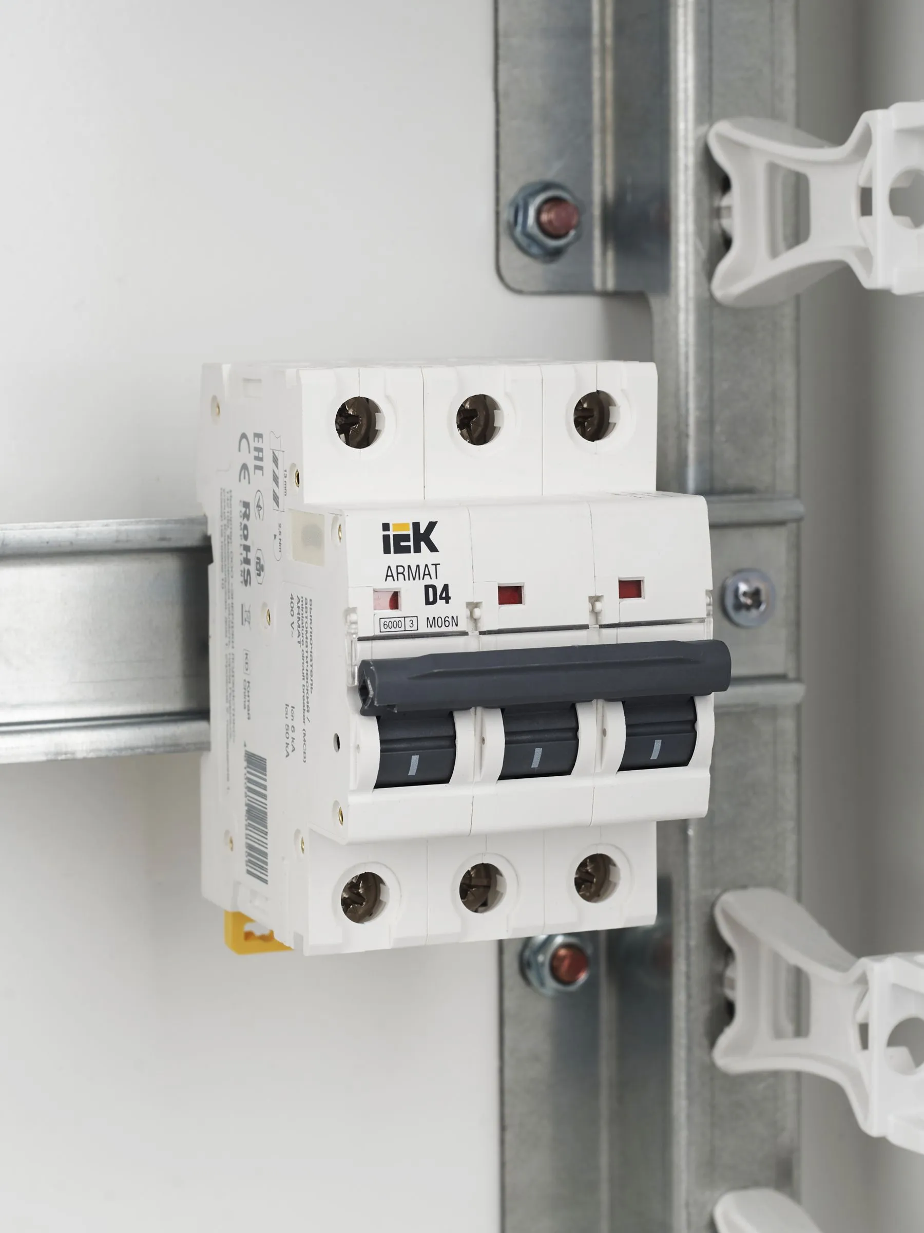 ARMAT Автоматический выключатель M06N 3P D 4А IEK - Фото 7