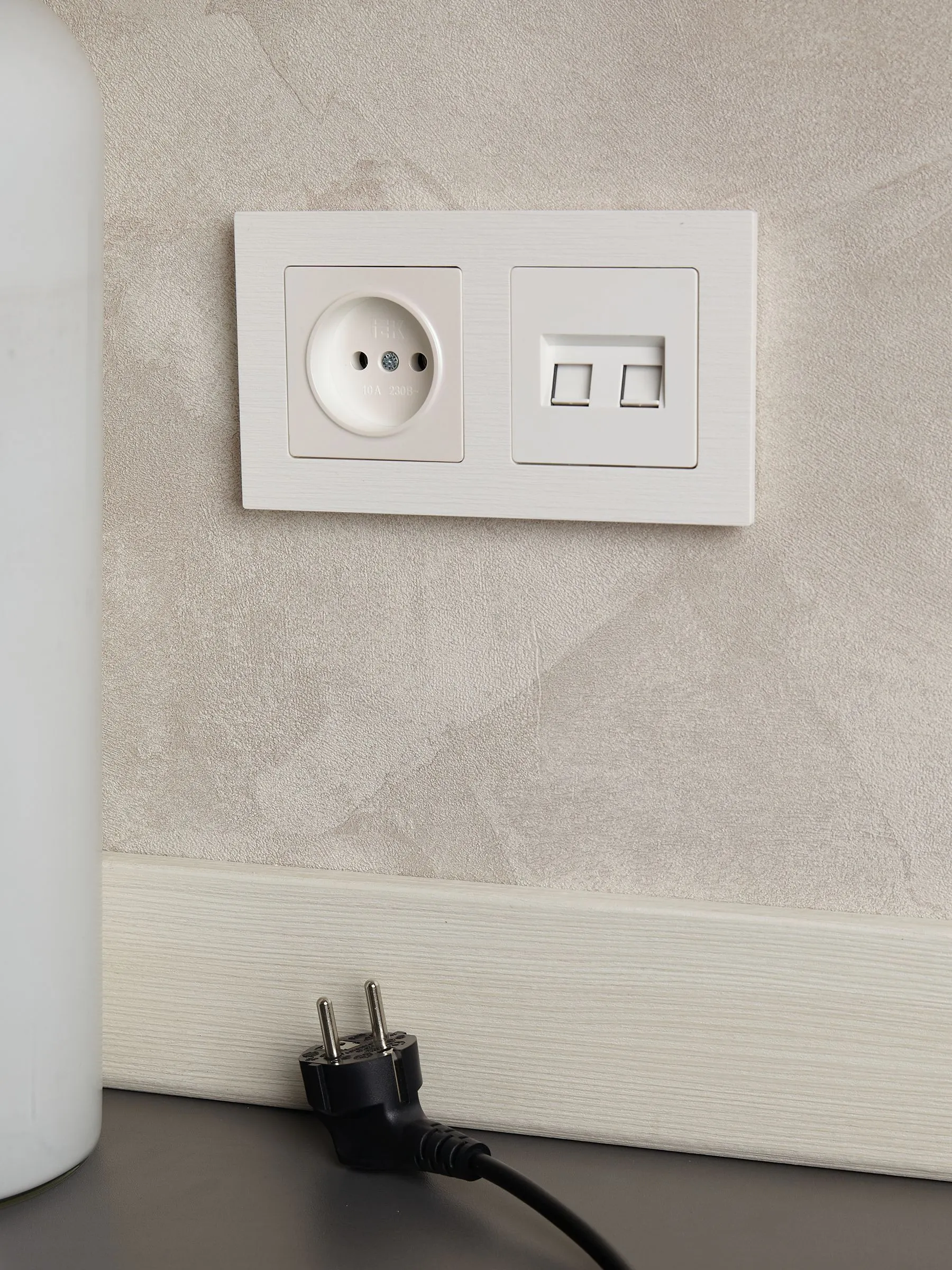 BRITE Рамка 2-местная РУ-2-Бр белый рифленый IEK - Фото 6