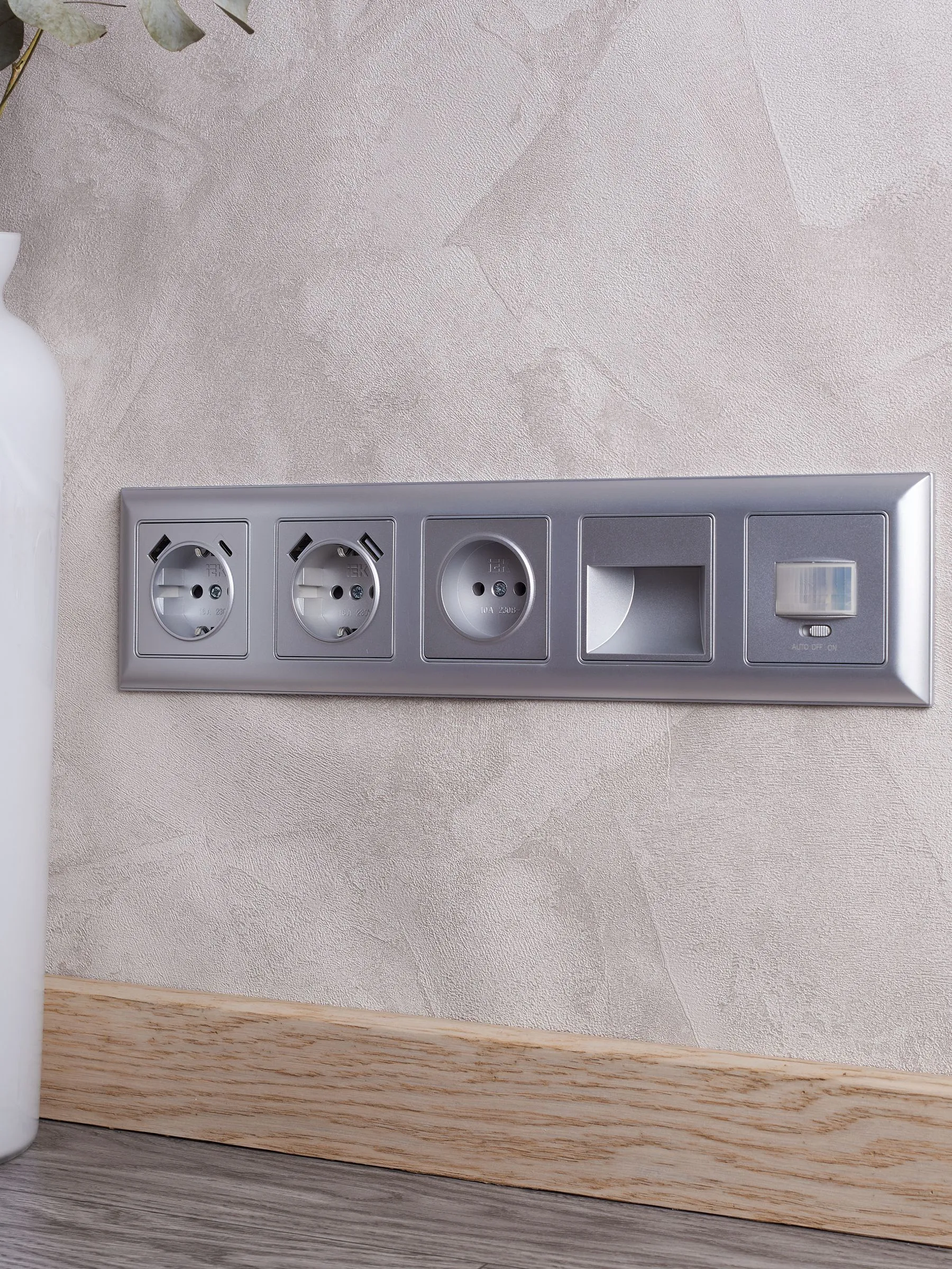 BRITE Рамка 5-местная РУ-5-Бр алюминий/алюминий IEK - Фото 6