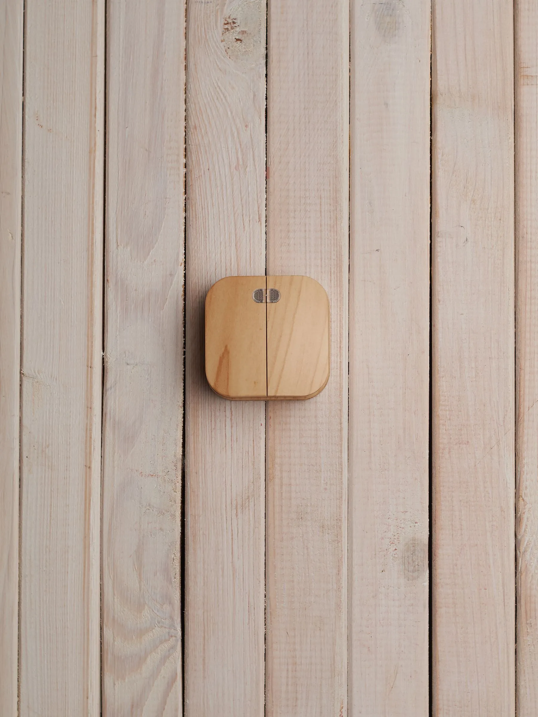 GLORY Выключатель 2-клавишный для открытой установки с индикацией 10А ВС20-2-1-ХС сосна IEK - Фото 7