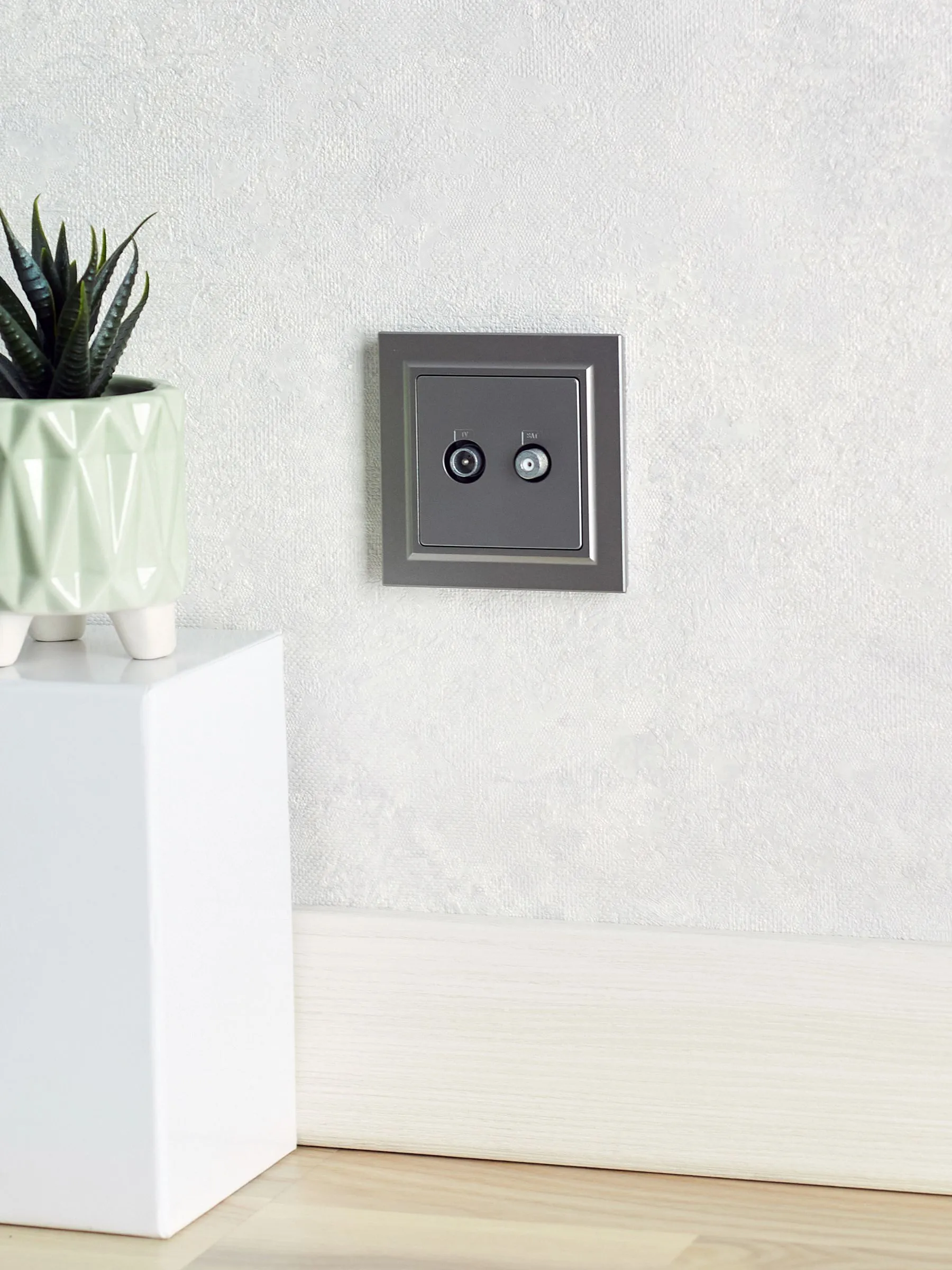 BRITE Розетка двойная TV+SAT РТВ/РСп12-БрС сталь IEK - Фото 6