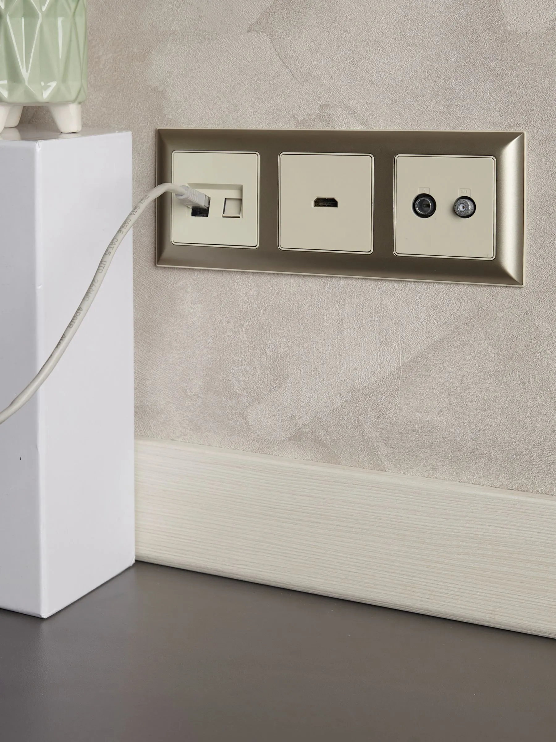 BRITE Розетка двойная RJ11+RJ45 кат.5E РК/Т12-БрКр бежевый IEK - Фото 7