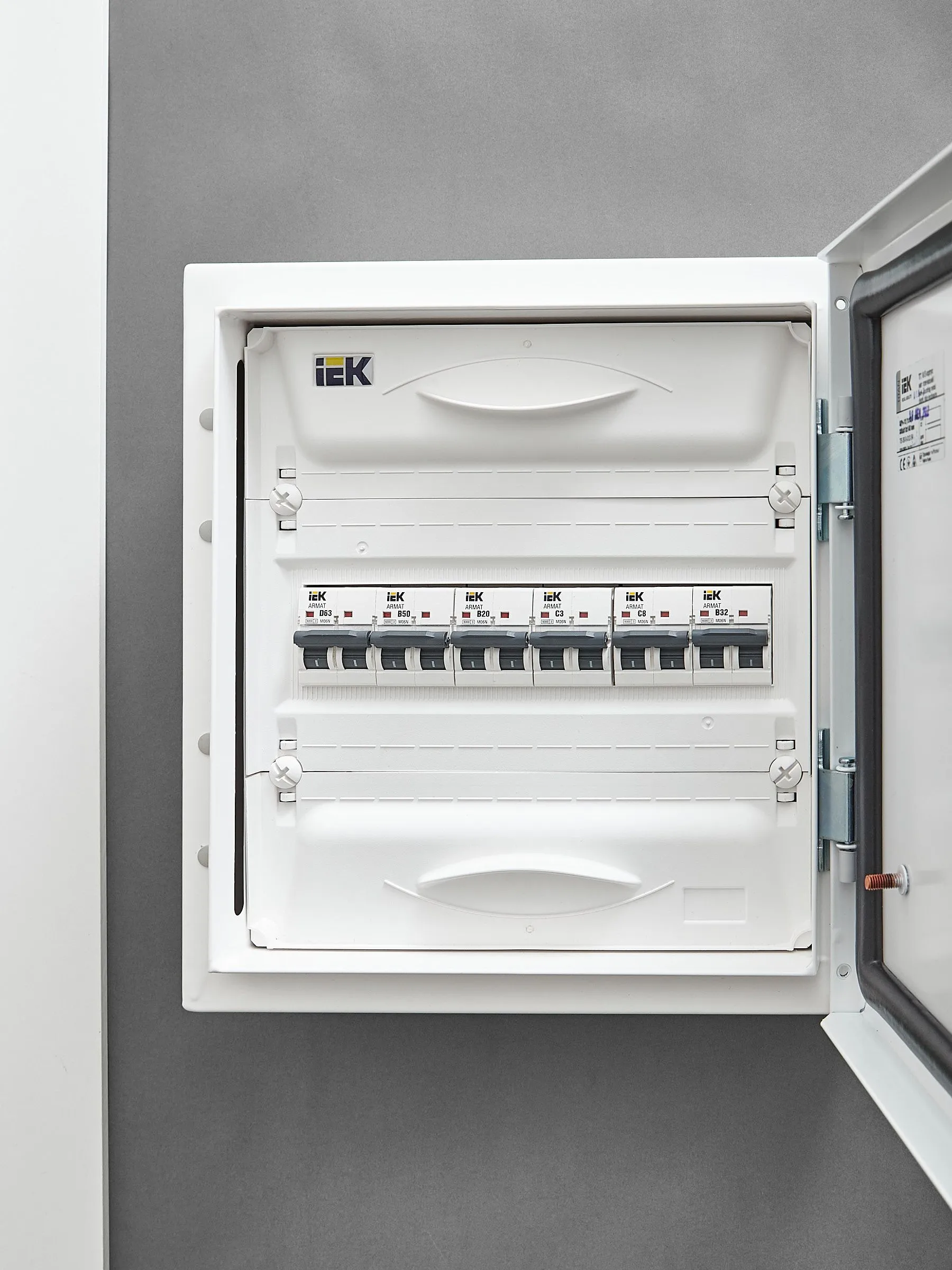 ARMAT Автоматический выключатель M06N 2P B 20А IEK - Фото 5