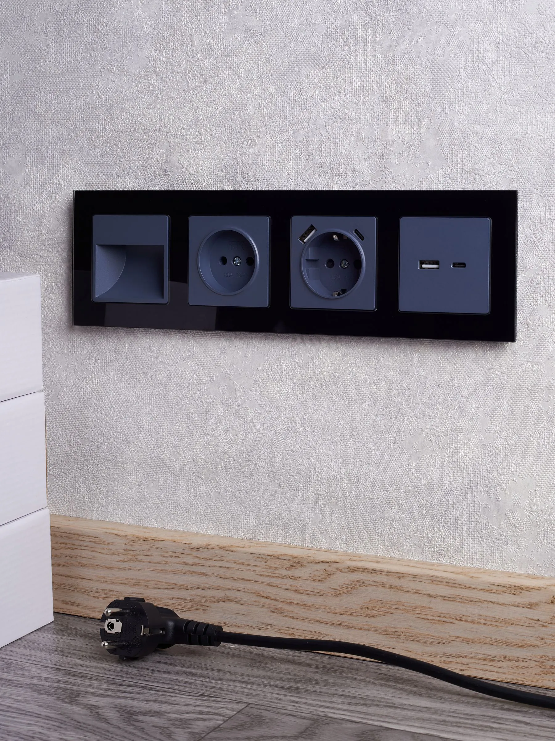 BRITE Розетка USB A+C 18Вт РЮ11-1-БрМ маренго IEK - Фото 6