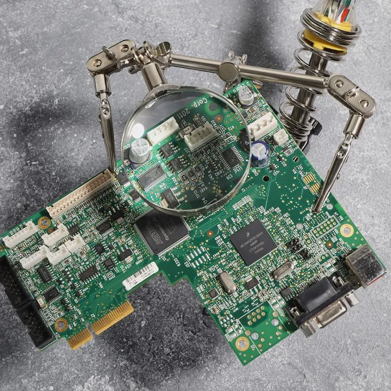 Держатель Третья рука, 2 зажима, лупа 60мм (2.5х), подставка паяльника, ниша, губка, чугун REXANT - Фото 3