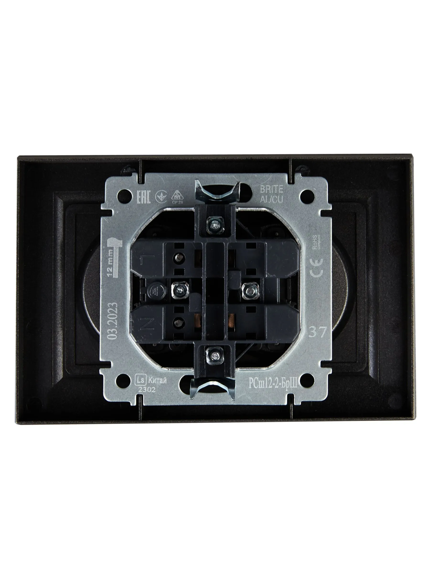 BRITE Розетка 2-местная без заземления с защитными шторками 10А в сборе РСш12-2-БрШ шампань IEK - Фото 3
