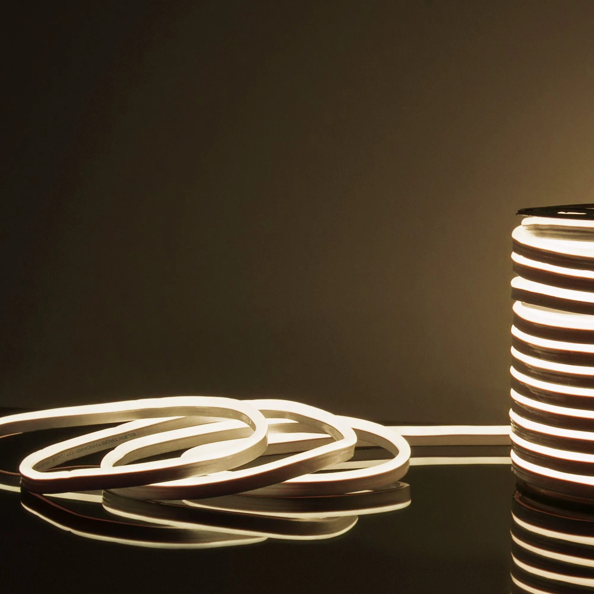 Гибкий неон светодиодный 220V 9,6W 120Led 2835 IP67 односторонний дневной белый, 50 м Elektrostandar - Фото 4