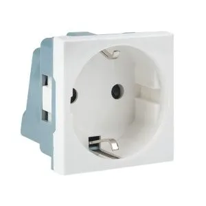 Розетка 45х45 с зазем., с защ. шторками, 90 градусов, белая EKF E2MR16-028-10