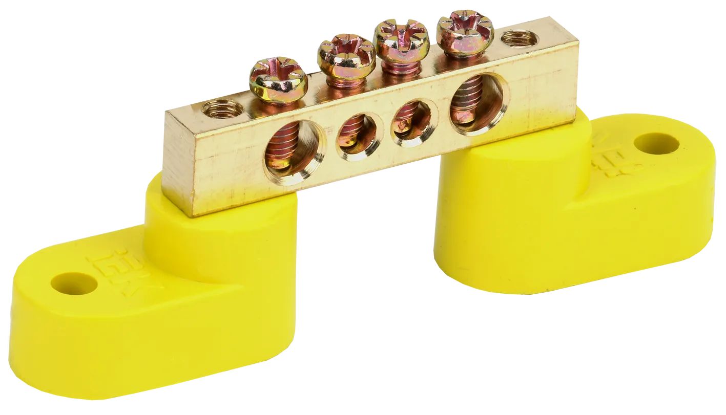 Шина PE "земля" на двух угловых изоляторах ШНИ-6х9-4-У2-Ж IEK