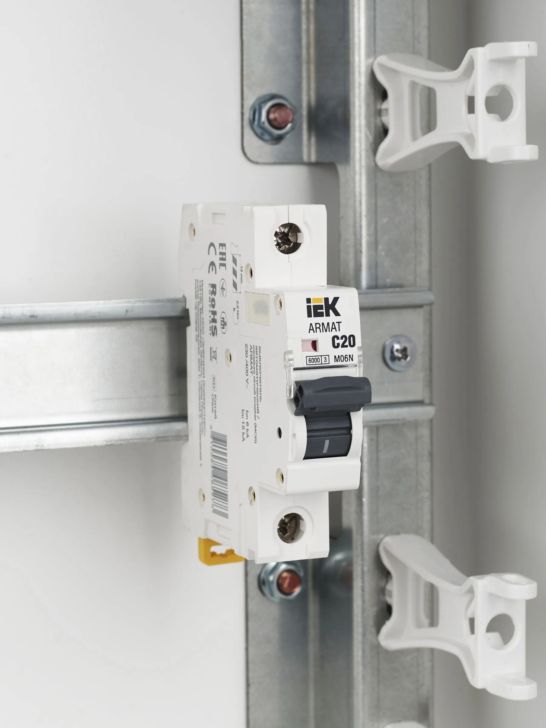 ARMAT Автоматический выключатель M06N 1P C 20А IEK - Фото 3
