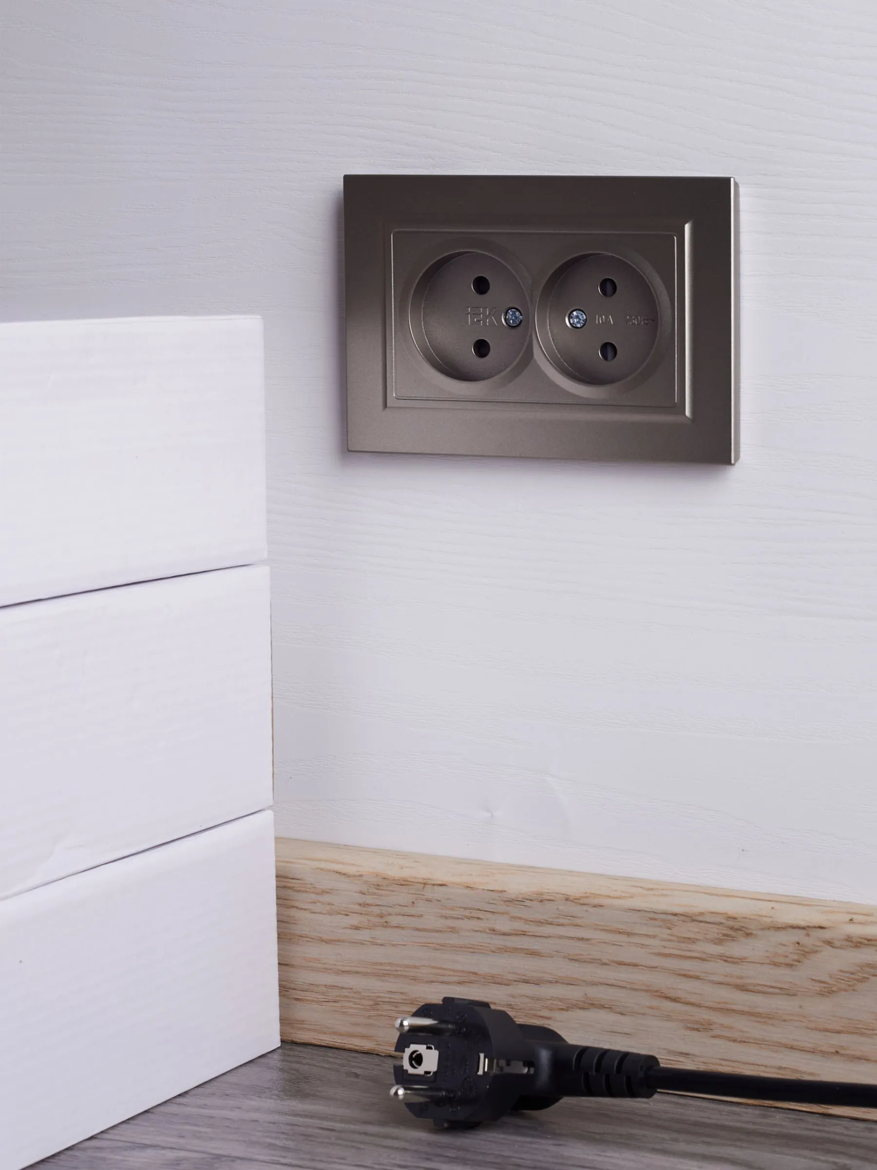 BRITE Розетка 2-местная без заземления с защитными шторками 10А в сборе РСш12-2-БрШ шампань IEK - Фото 5