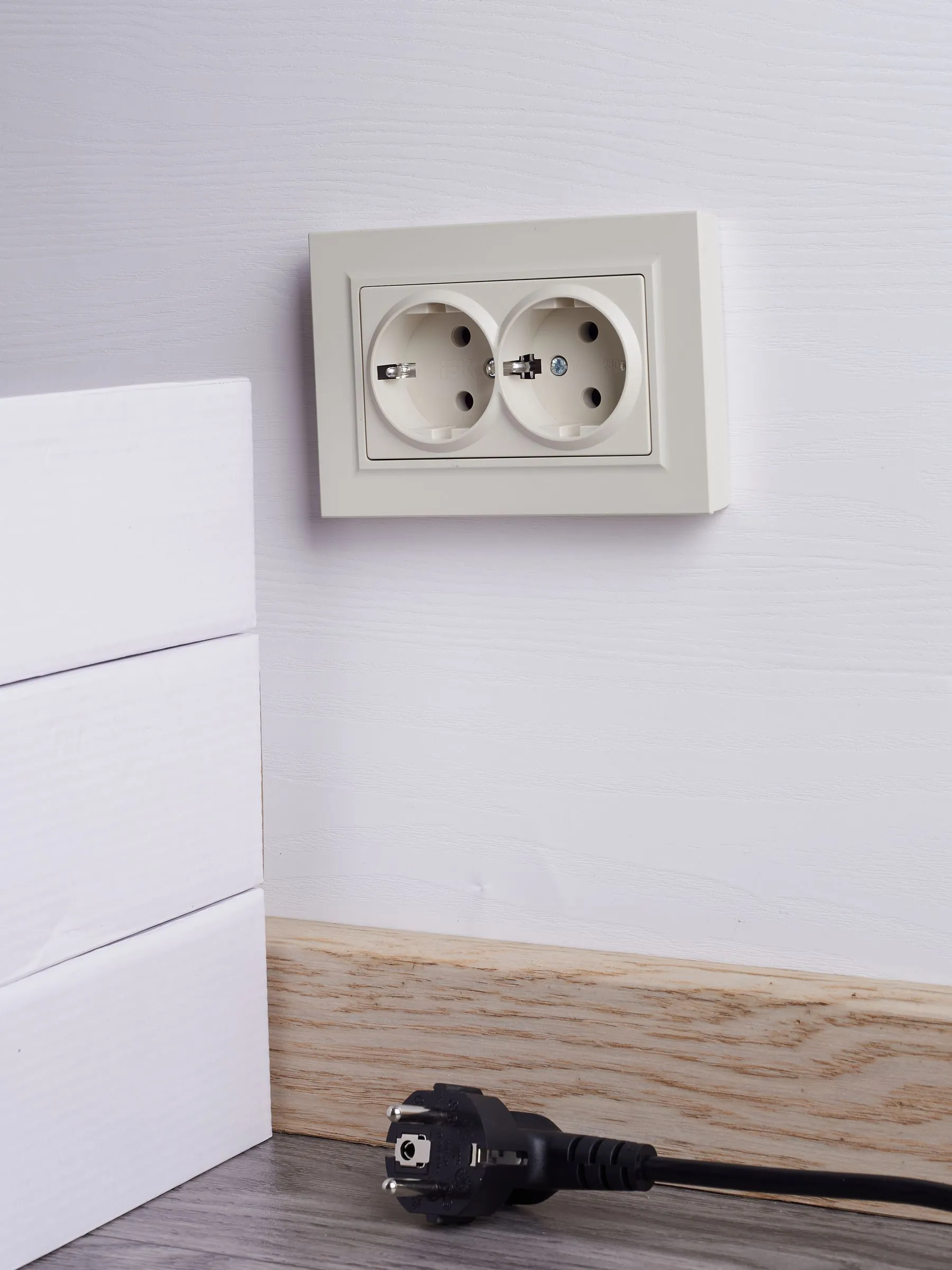 BRITE Розетка 2-местная с заземлением без защитных шторок 16А в сборе РС12-3-БрКр бежевый IEK - Фото 6