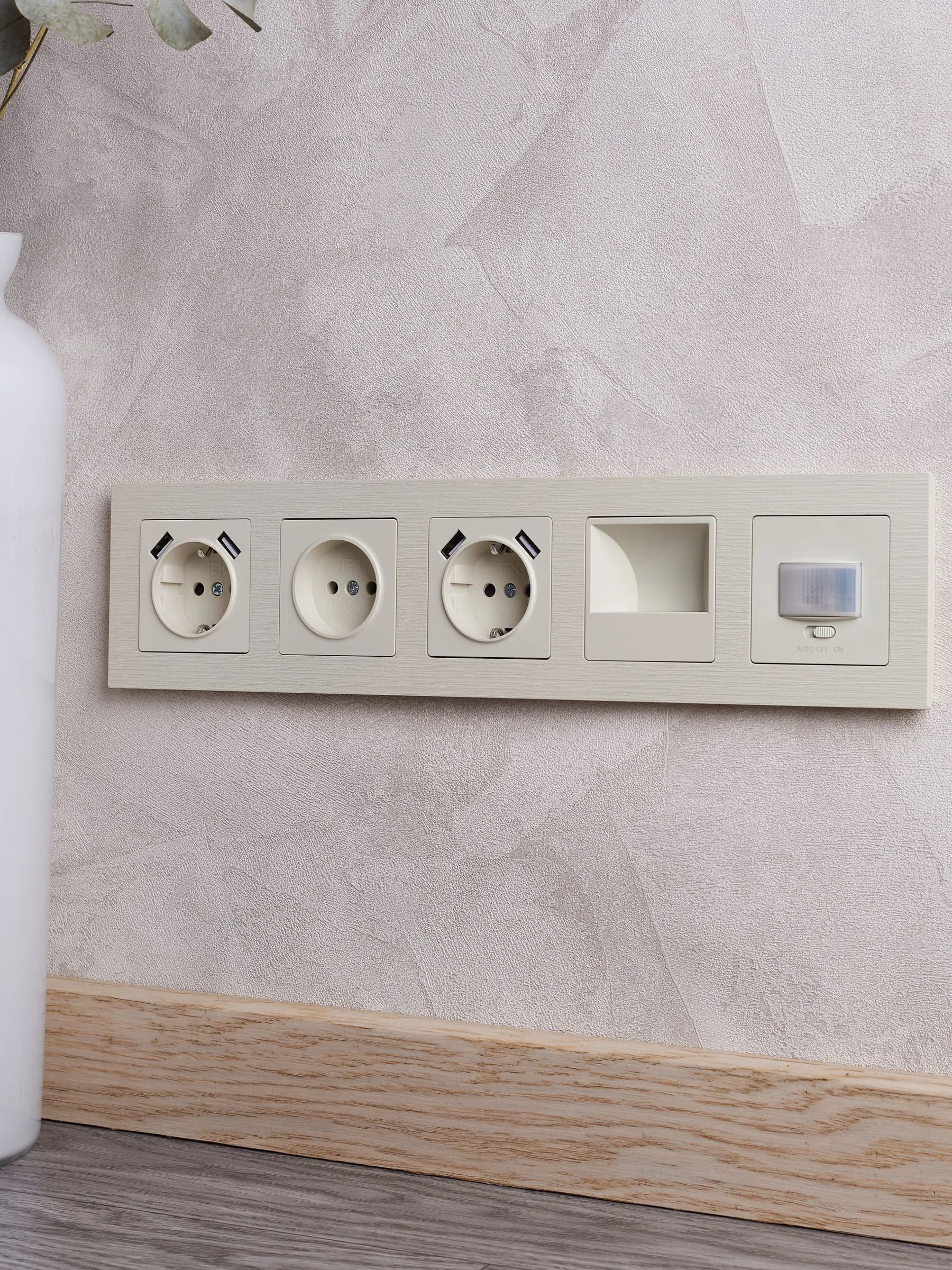 BRITE Рамка 5-местная РУ-5-Бр бежевый рифленый IEK - Фото 5