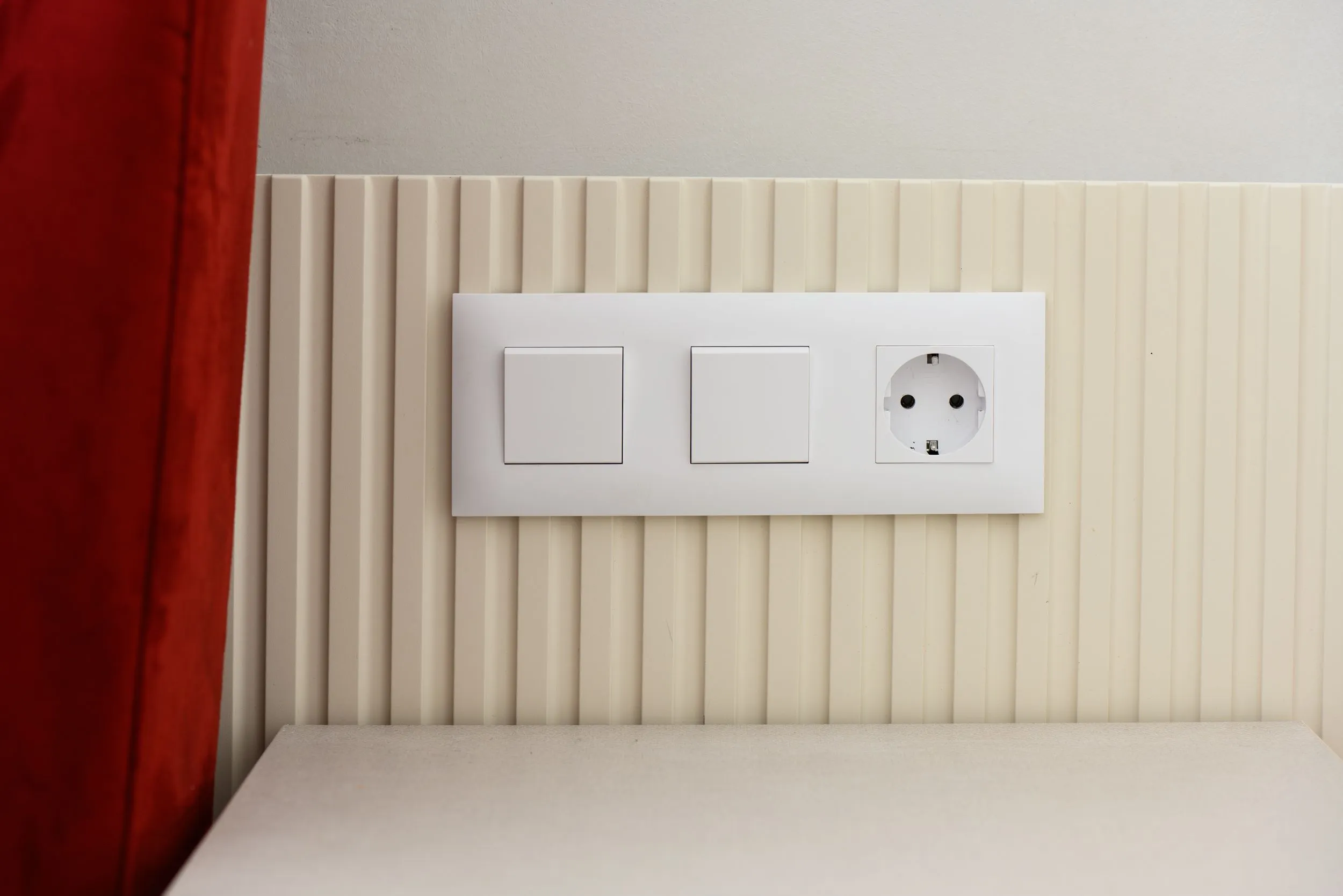 SKANDY Рамка 3-местная SK-F03W арктический белый IEK - Фото 7