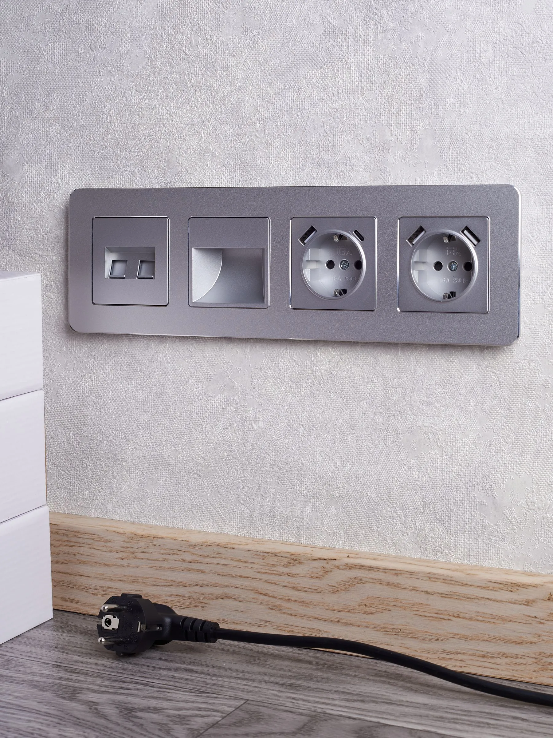 BRITE Рамка 4-местная РУ-4-1-Бр металл алюминий RE IEK - Фото 5