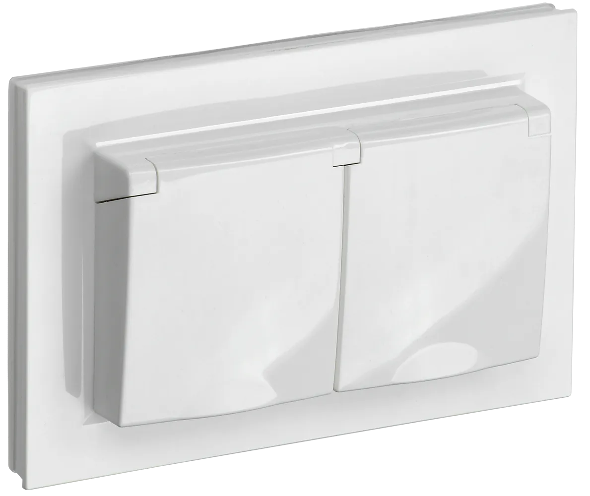 BRITE Розетка 2-местная с заземлением с защитными шторками и крышкой 16А в сборе IP44 РСбш12-3-44-БрБ белый IEK BR-R26-16-44-K01-F