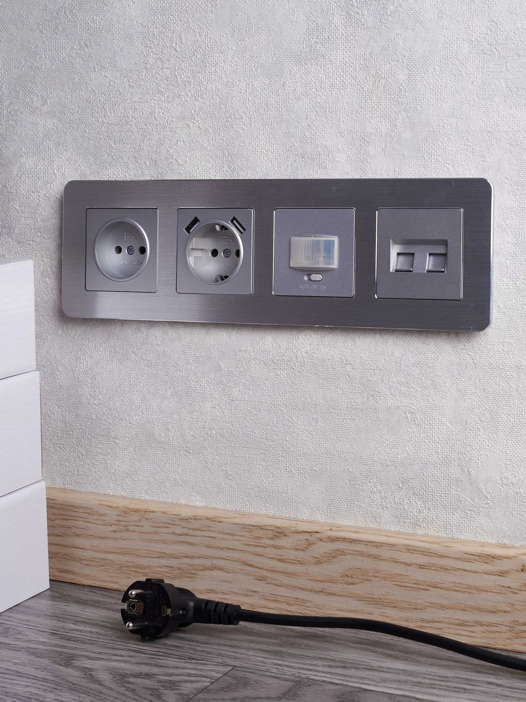 BRITE Рамка 4-местная РУ-4-1-Бр металл алюминий RE AL IEK - Фото 7