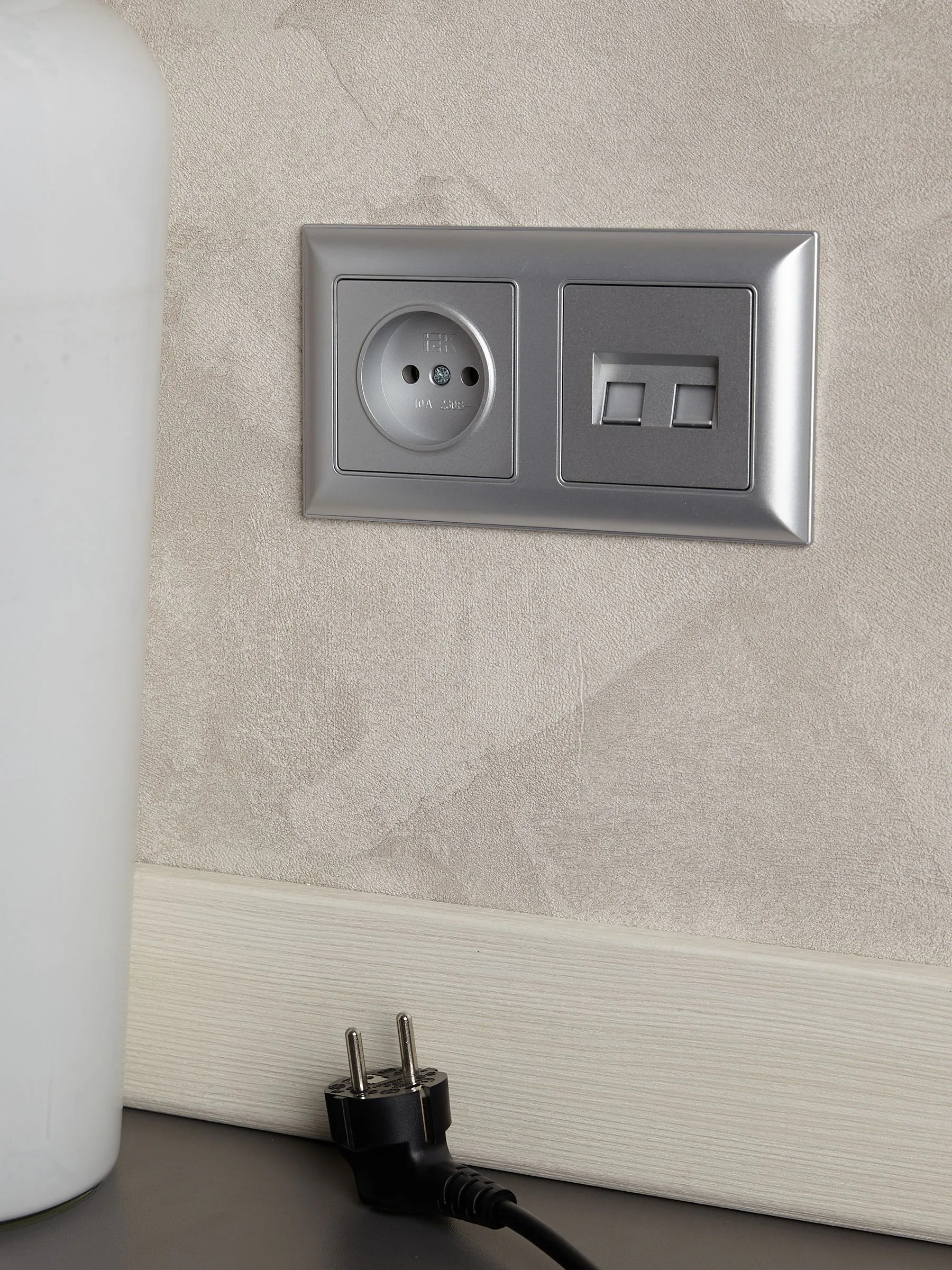 BRITE Рамка 2-местная РУ-2-Бр алюминий/алюминий IEK - Фото 4