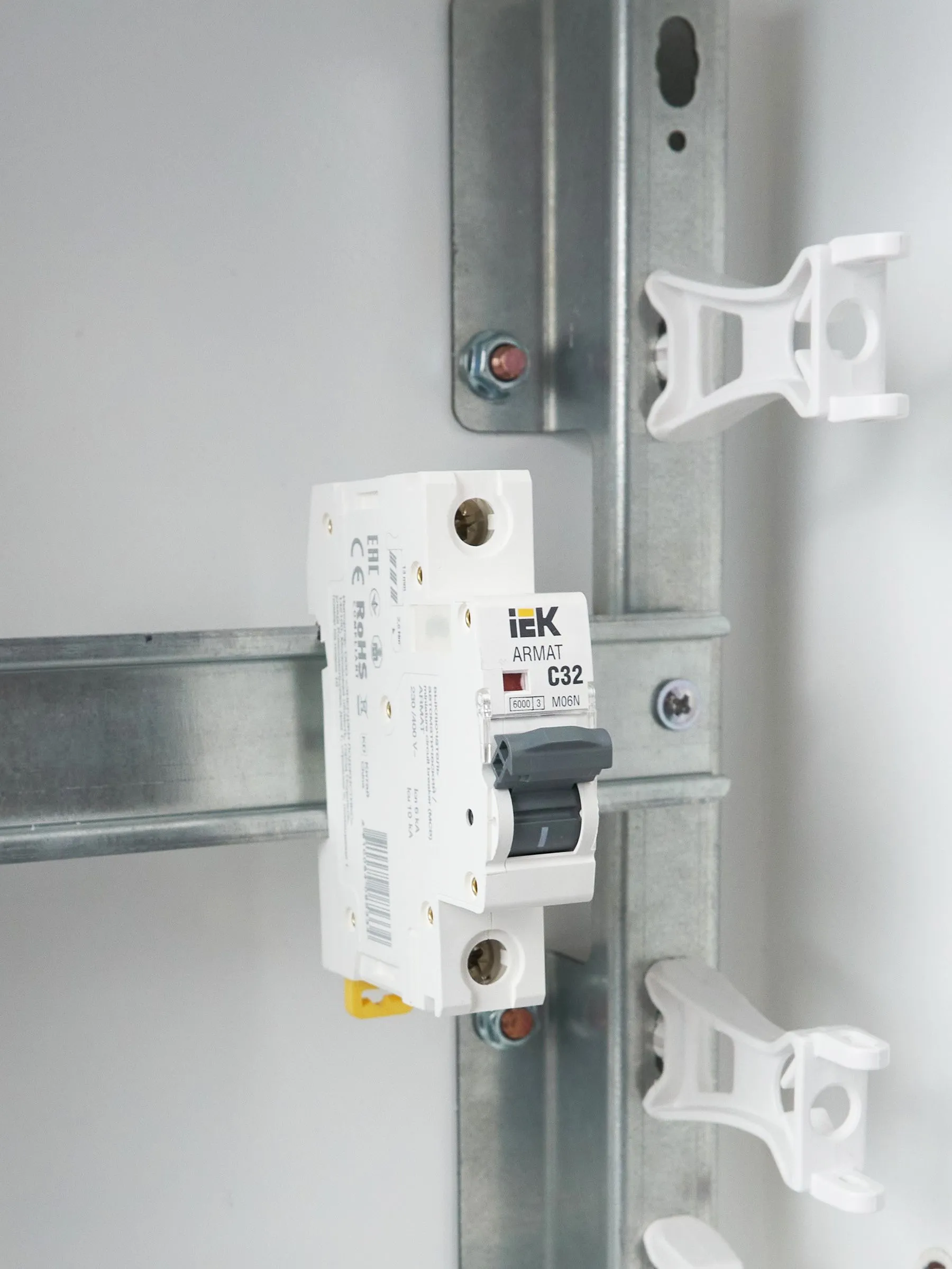 ARMAT Автоматический выключатель M06N 1P C 32А IEK - Фото 7