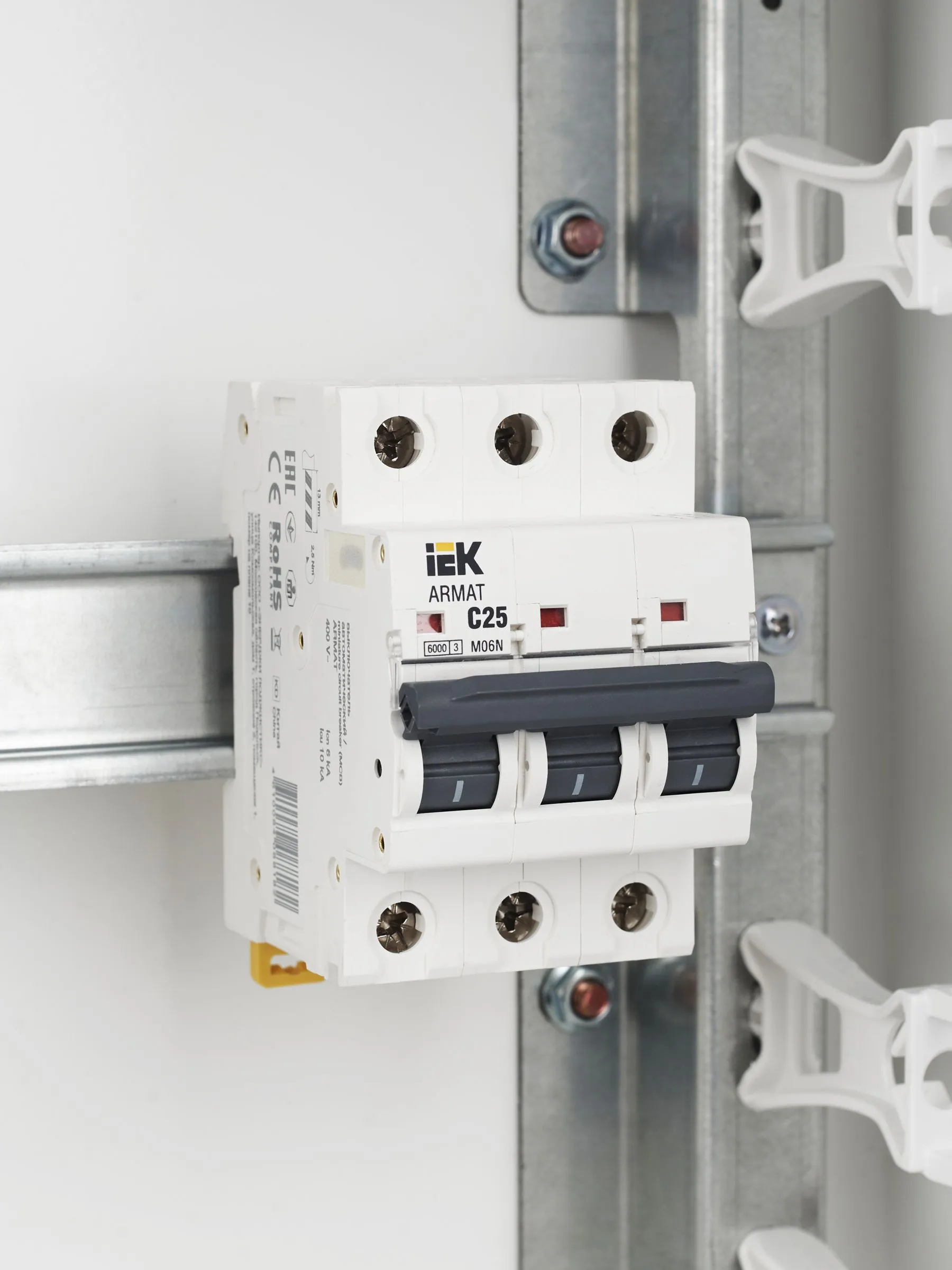 ARMAT Автоматический выключатель M06N 3P C 25А IEK - Фото 5